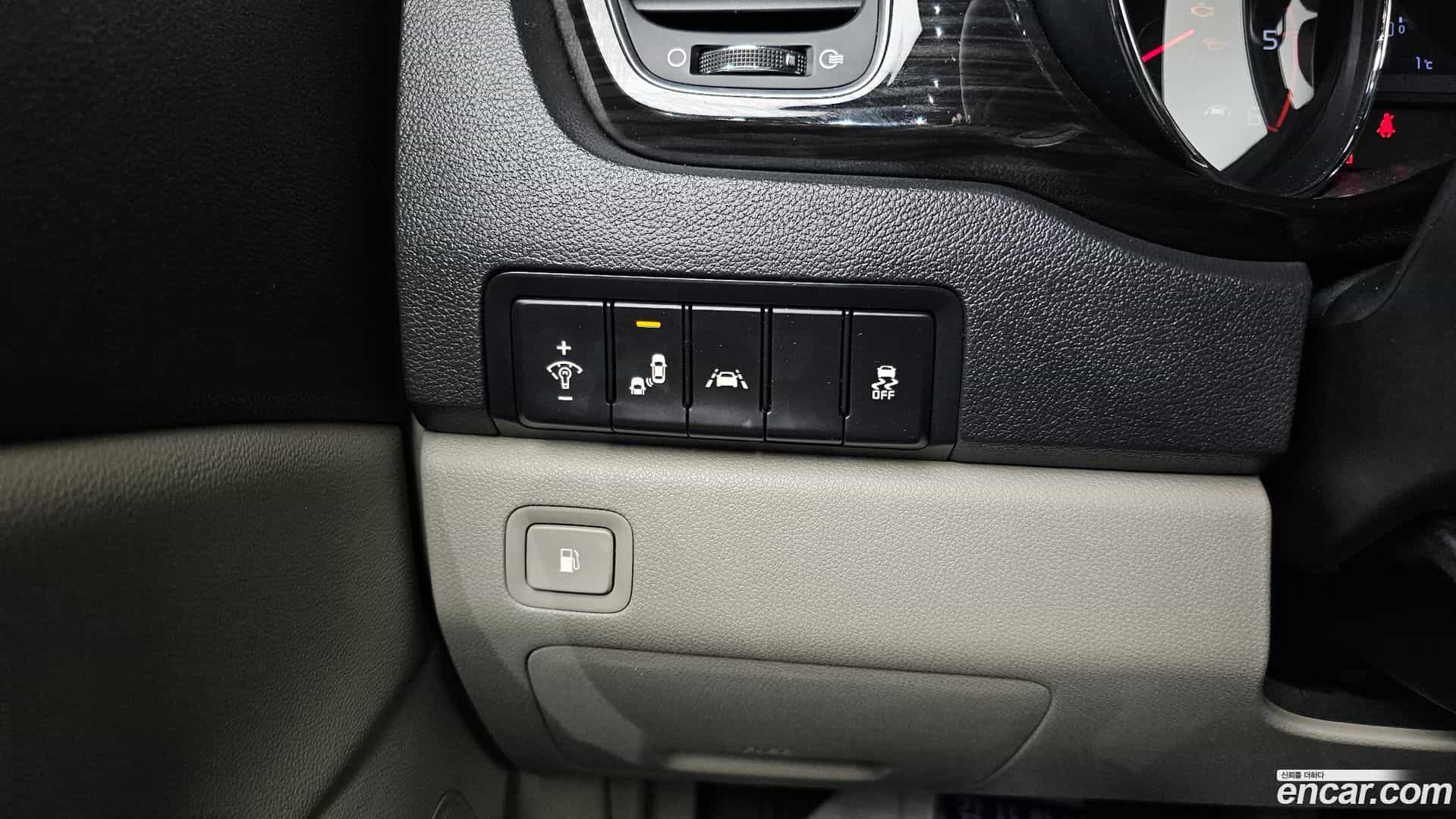Canival Kia 2019.6-OPTION-017