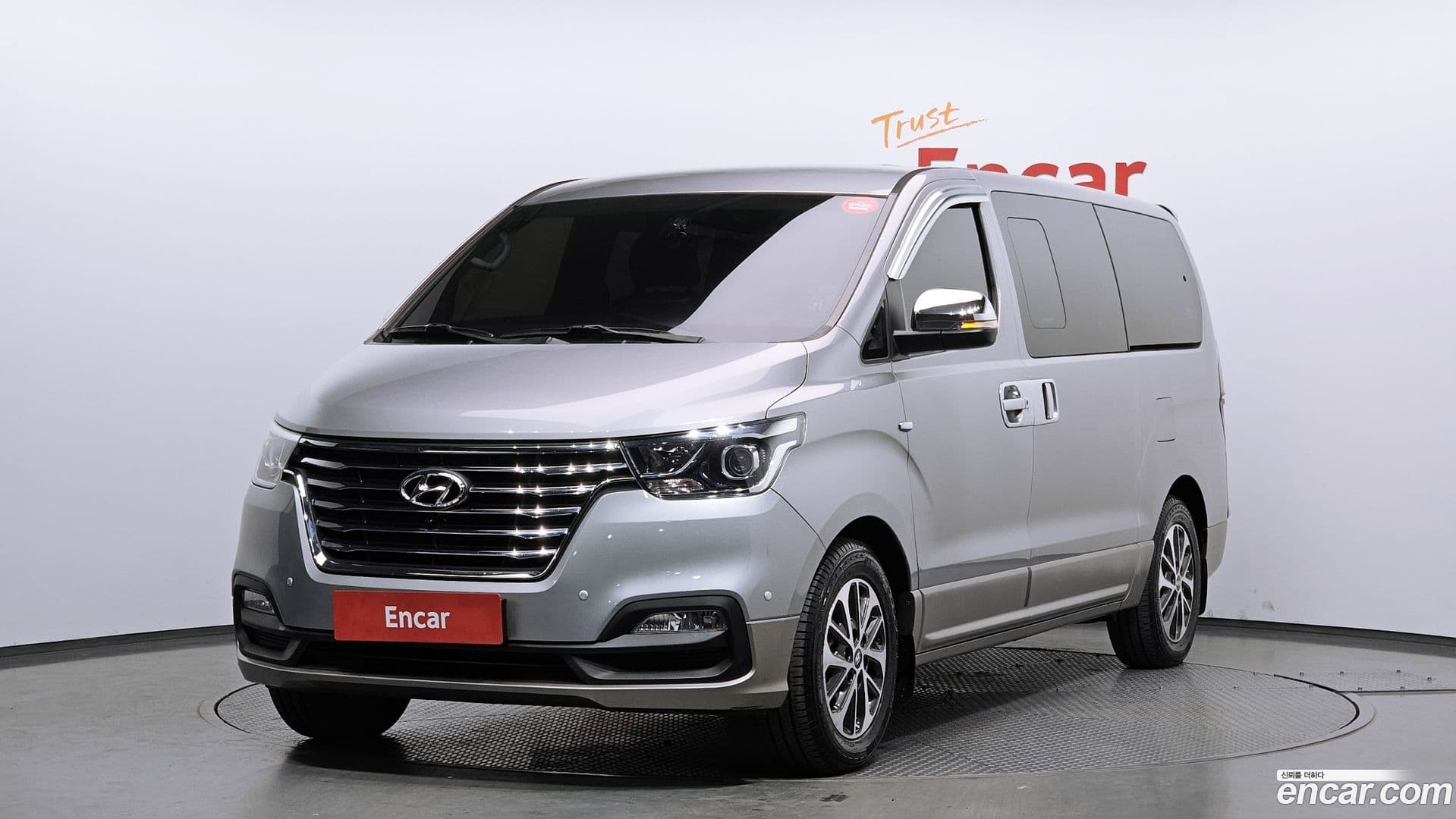 Main__Slider__Photo:Starex Hyundai 2019.0-0