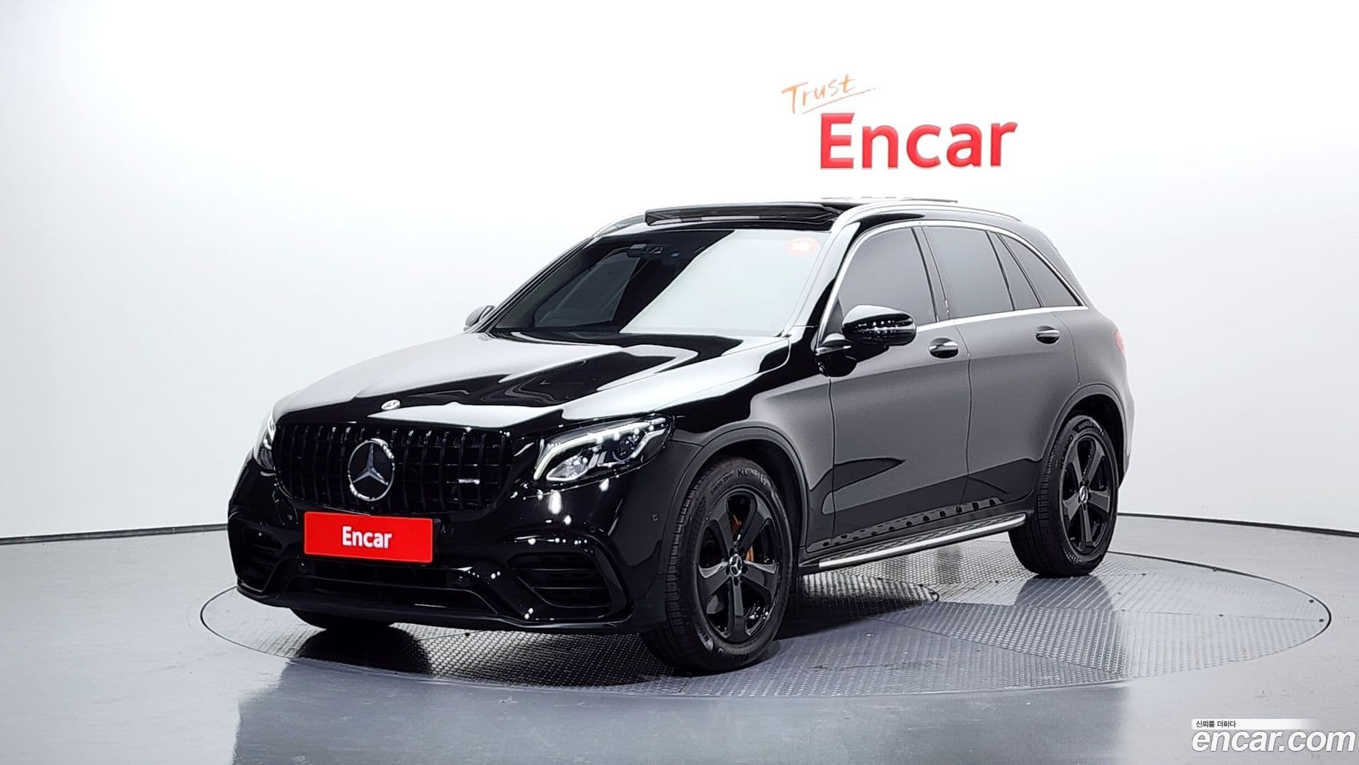 Main__Slider__Photo:GLC-Class Mercedes-Benz 2016.9-0