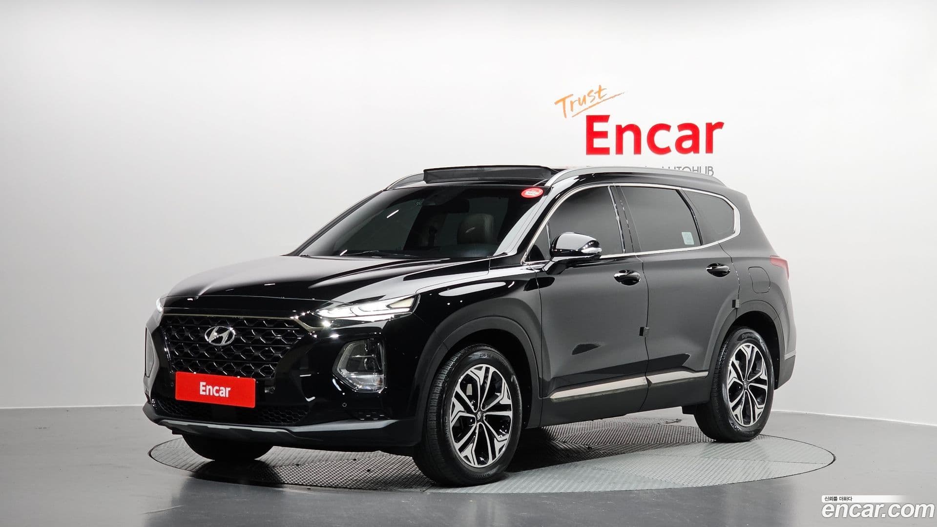 Main__Slider__Photo:Santafe Hyundai 2018.5-0