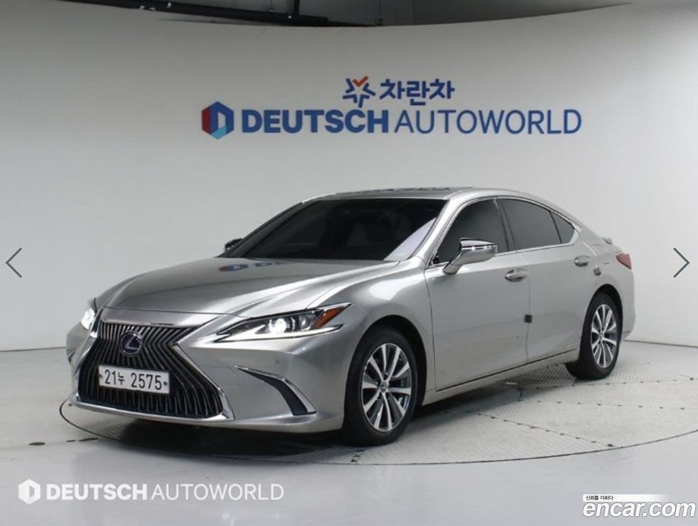 Main__Slider__Photo:ES Lexus 2018.11-0