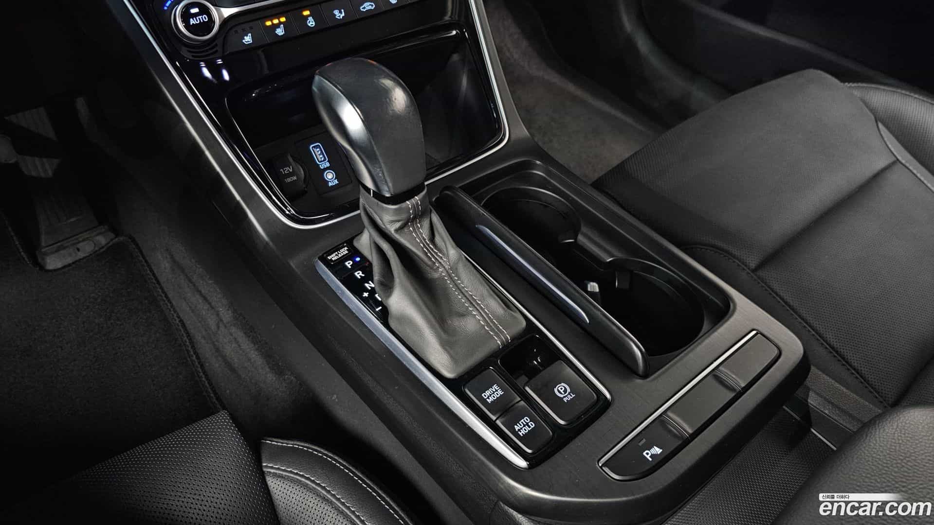 Grandeur Hyundai 2018.0-INNER-009