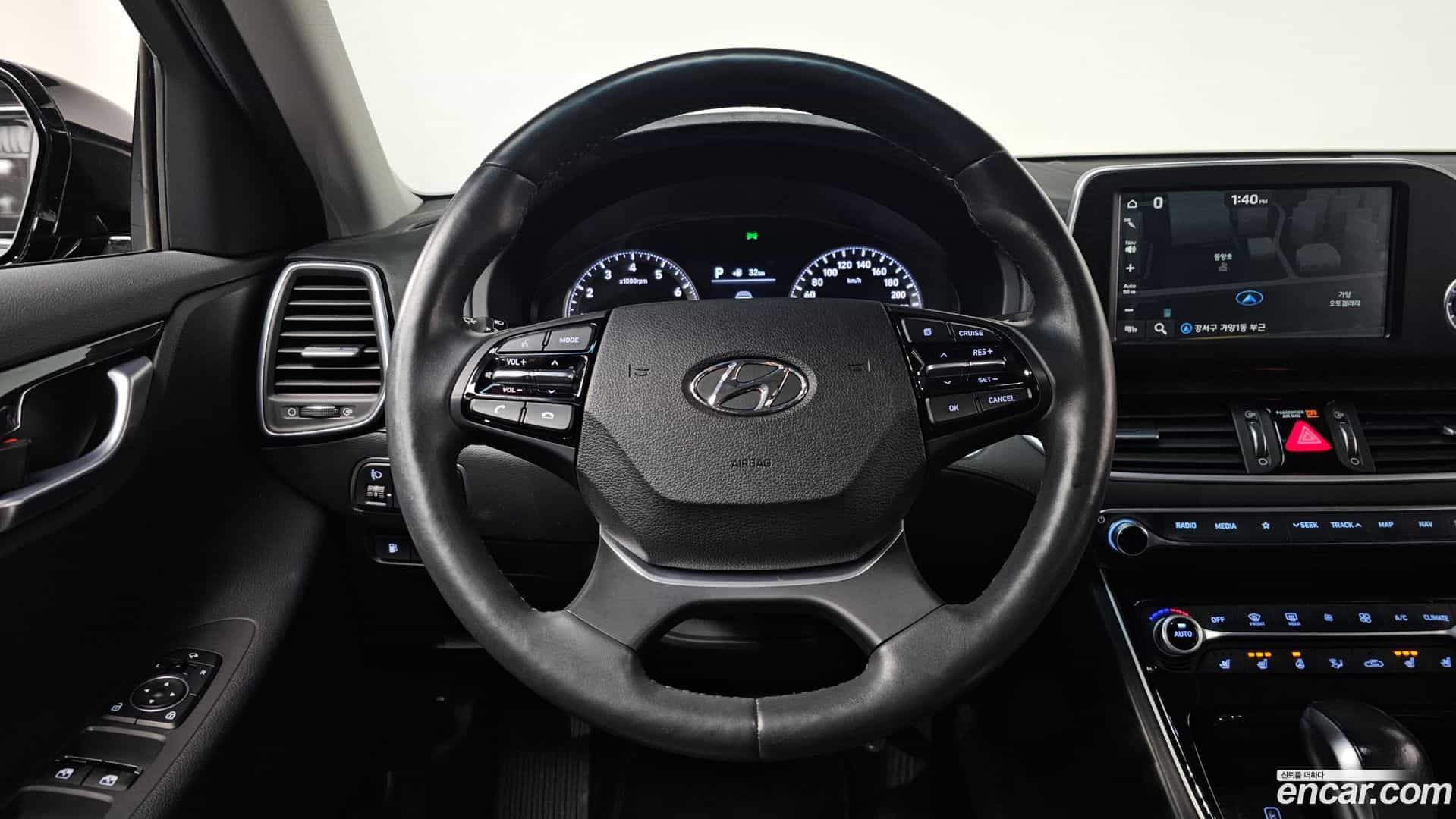 Grandeur Hyundai 2018.0-OPTION-017