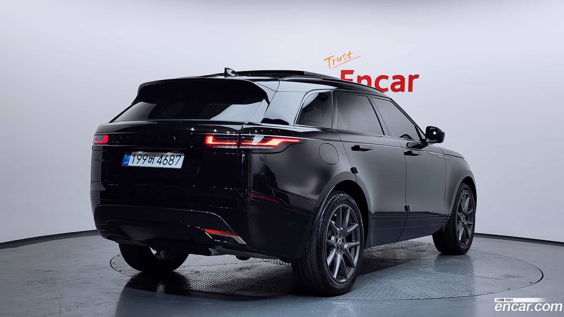 Range Rover Velar Land Rover 2025.3-OUTER-002