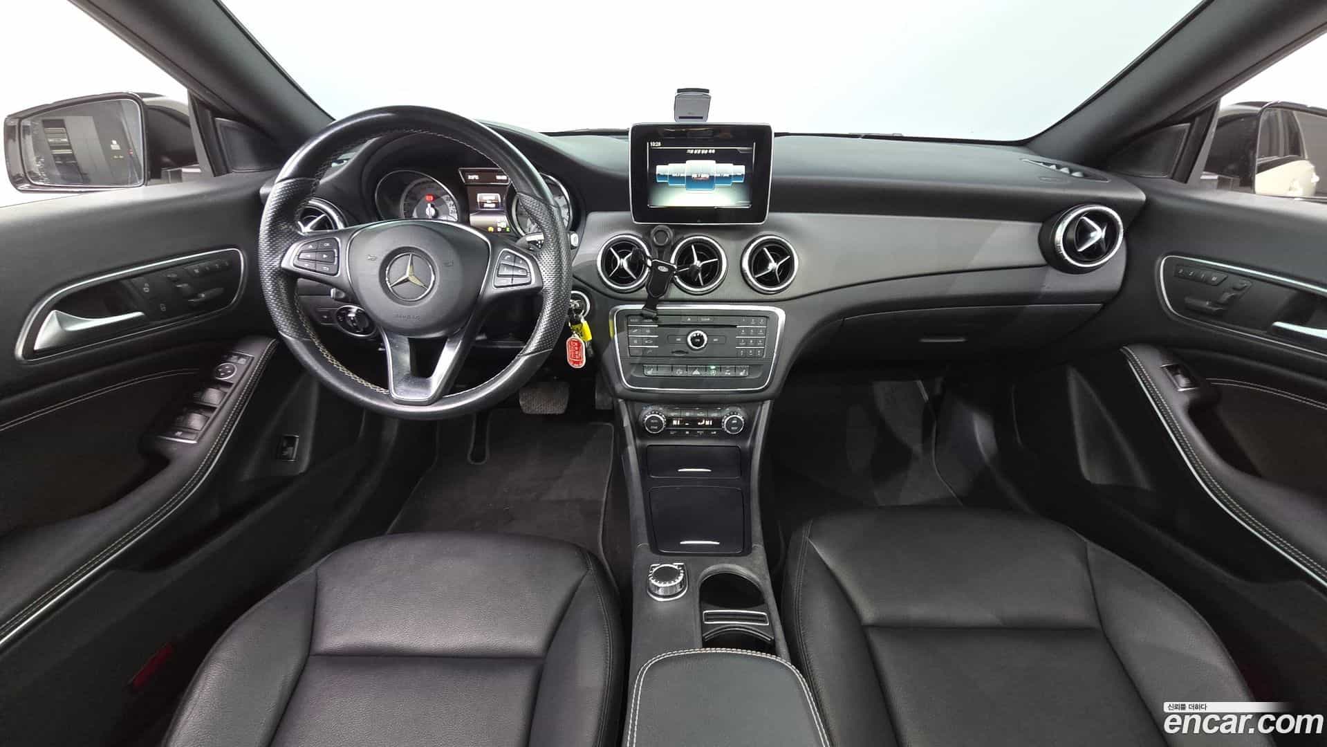 CLA-Class Mercedes-Benz 2015.7-INNER-007