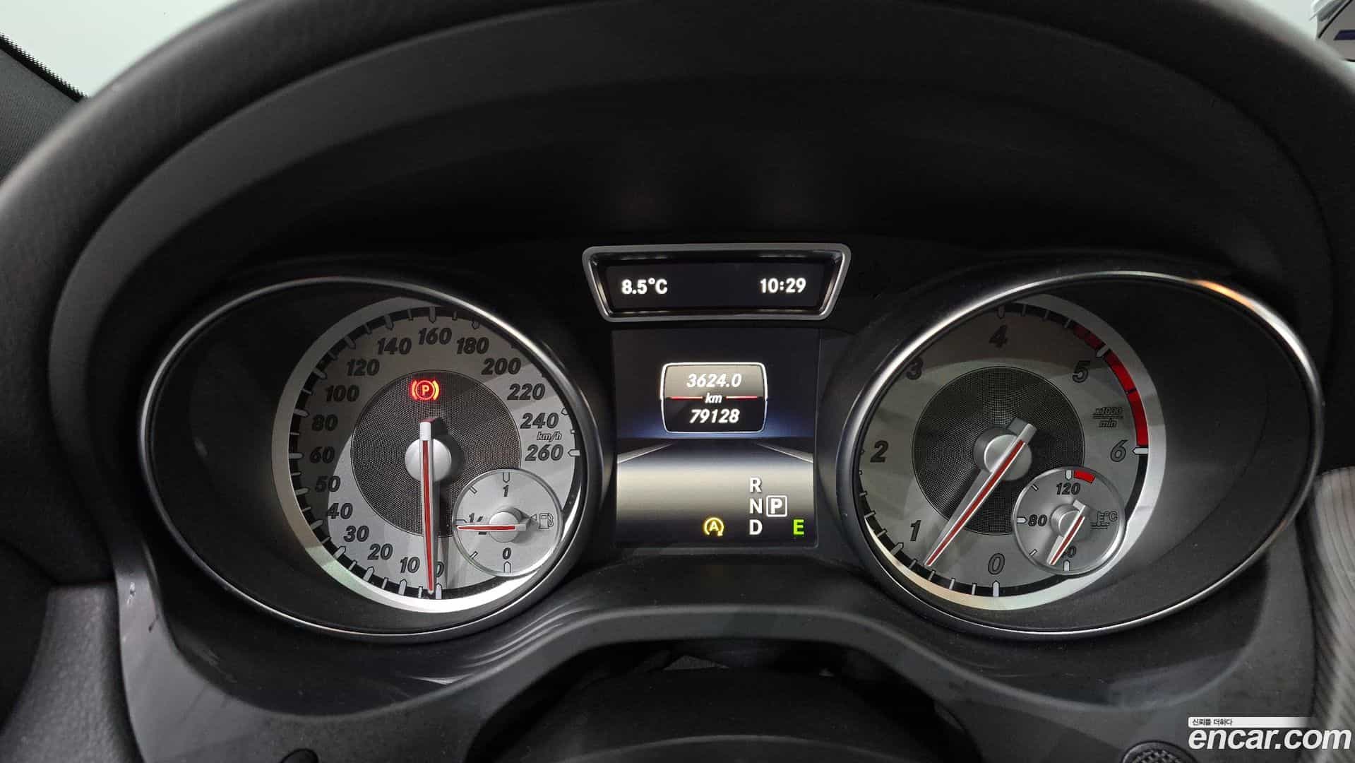 CLA-Class Mercedes-Benz 2015.7-INNER-008