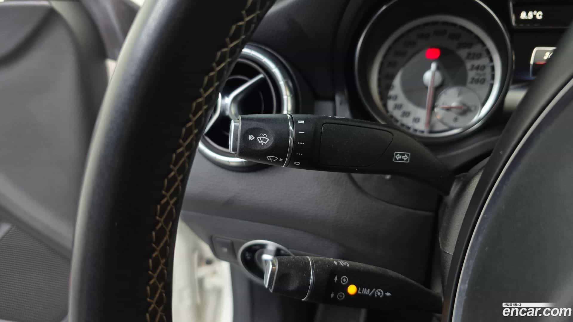CLA-Class Mercedes-Benz 2015.7-OPTION-022