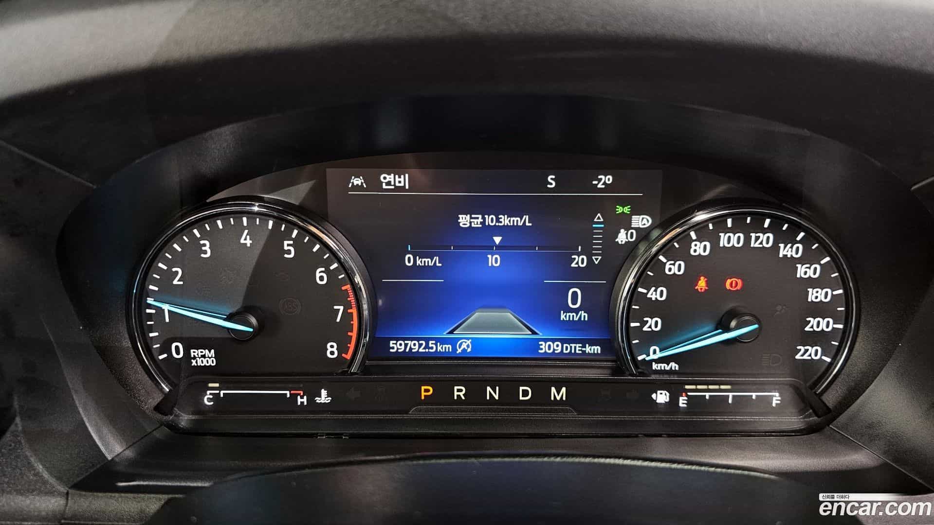 Explorer Ford 2020.11-INNER-008