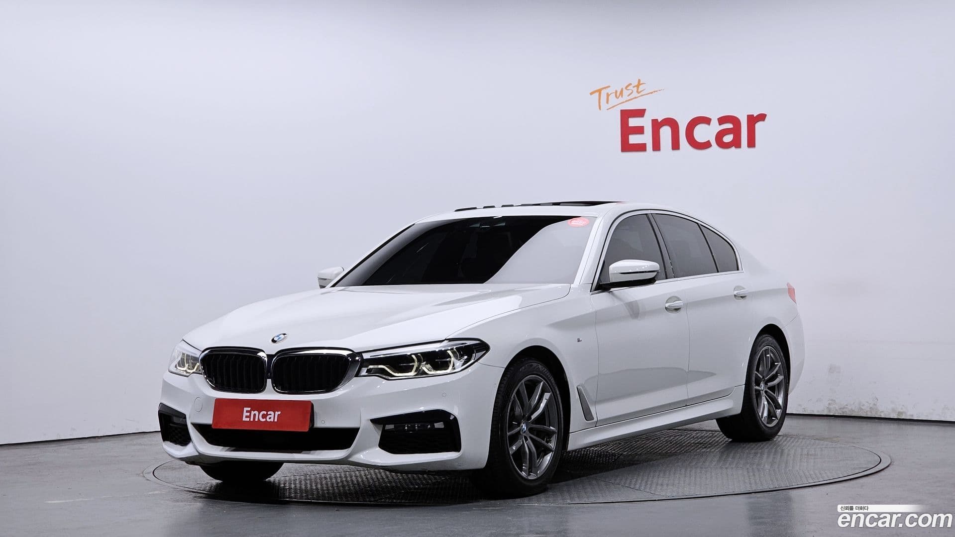 Main__Slider__Photo:5-Series BMW 2018.0-0