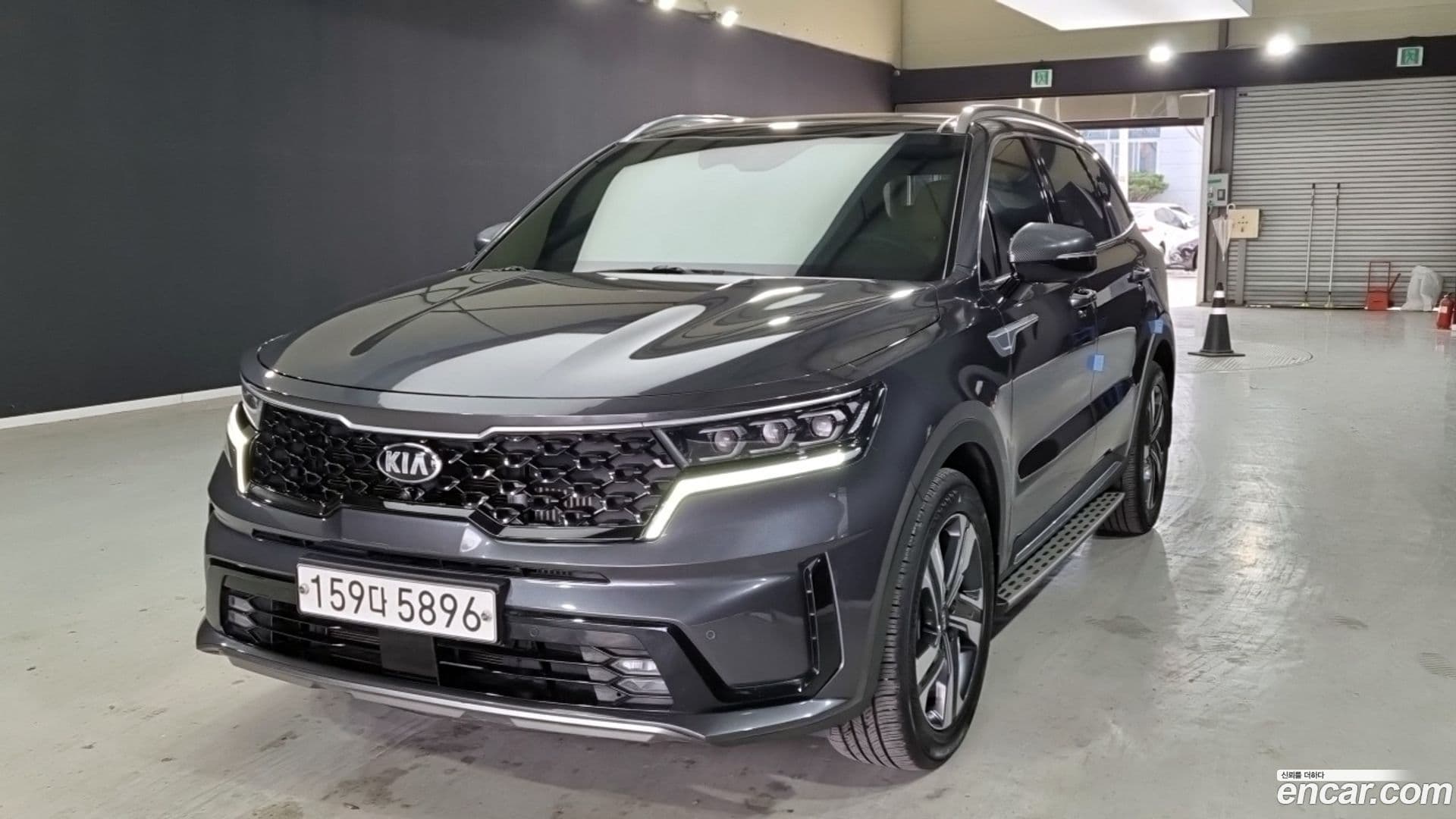 Main__Slider__Photo:Sorento Kia 2020.5-0