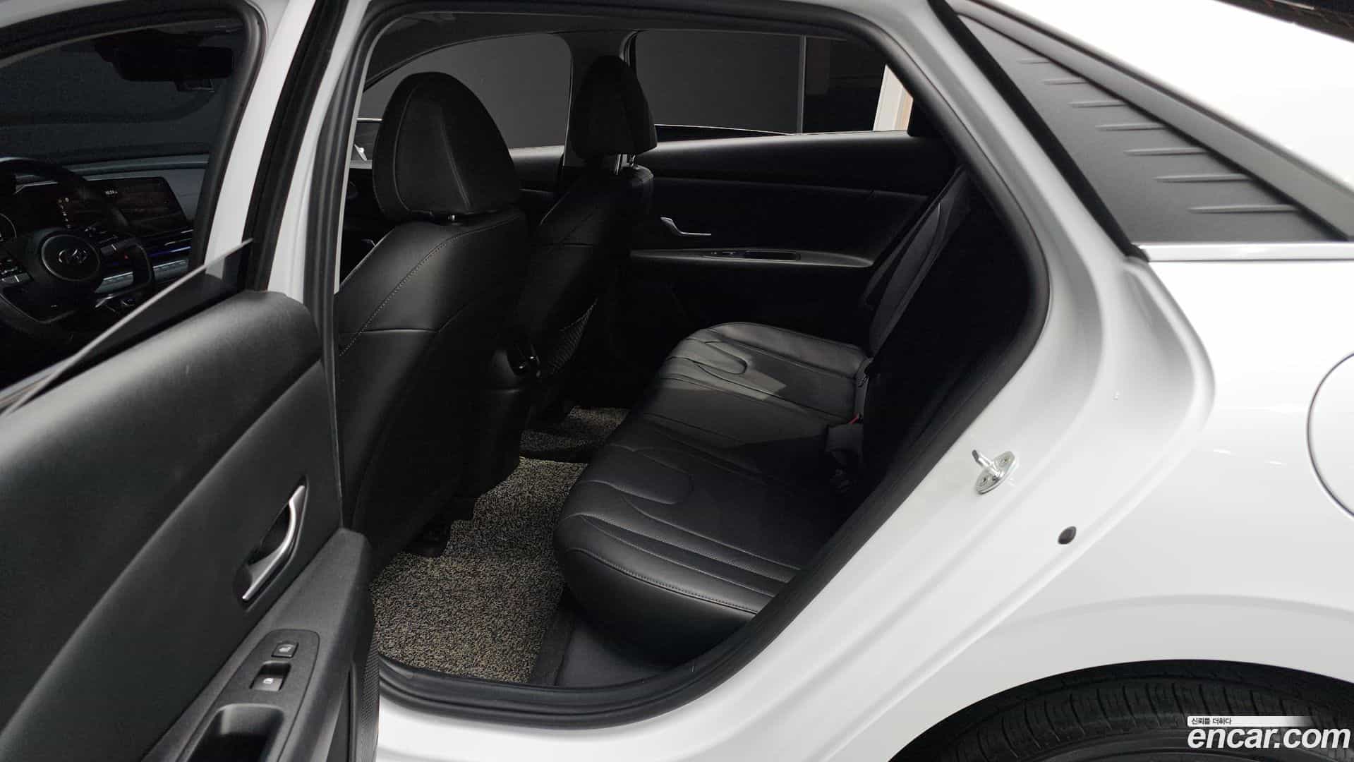 AVANTE Hyundai 2021.9-OPTION-016