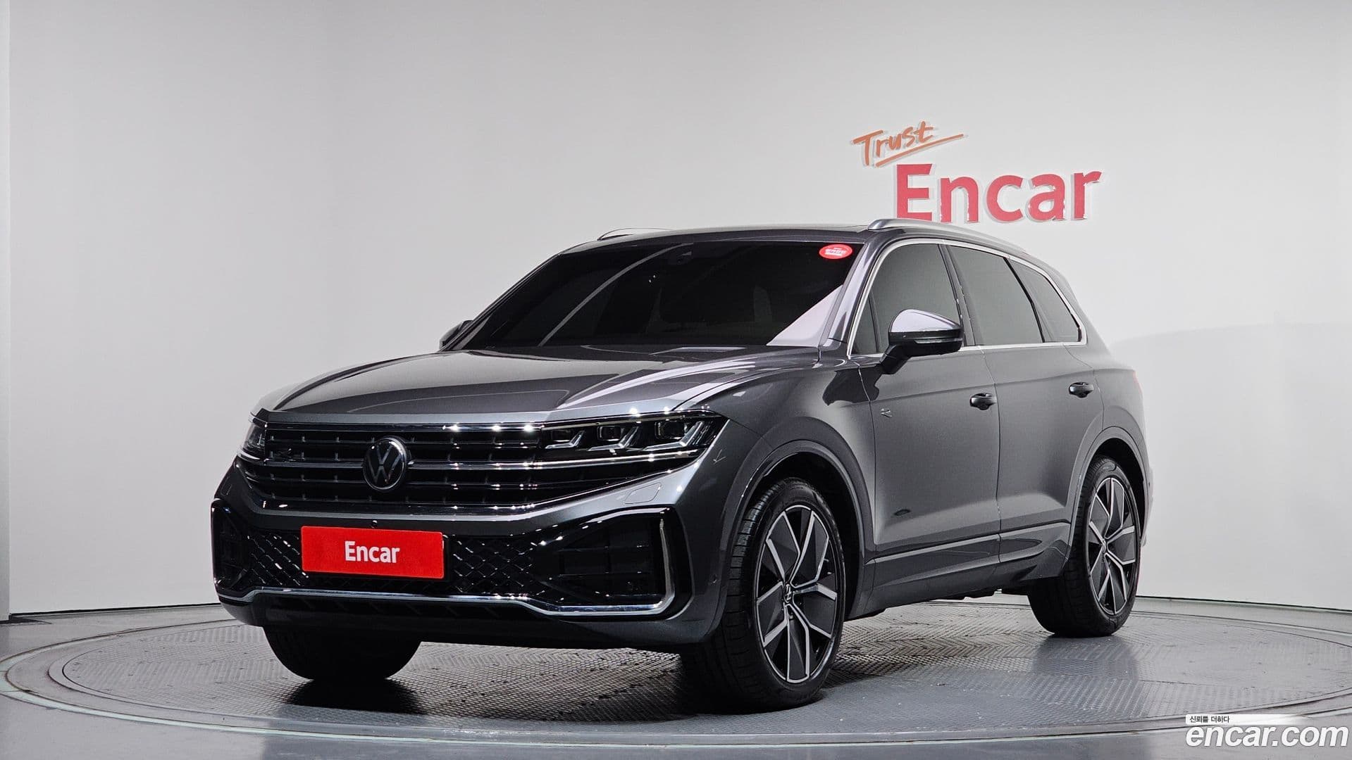 Main__Slider__Photo:Touareg Volkswagen 2025.7-0