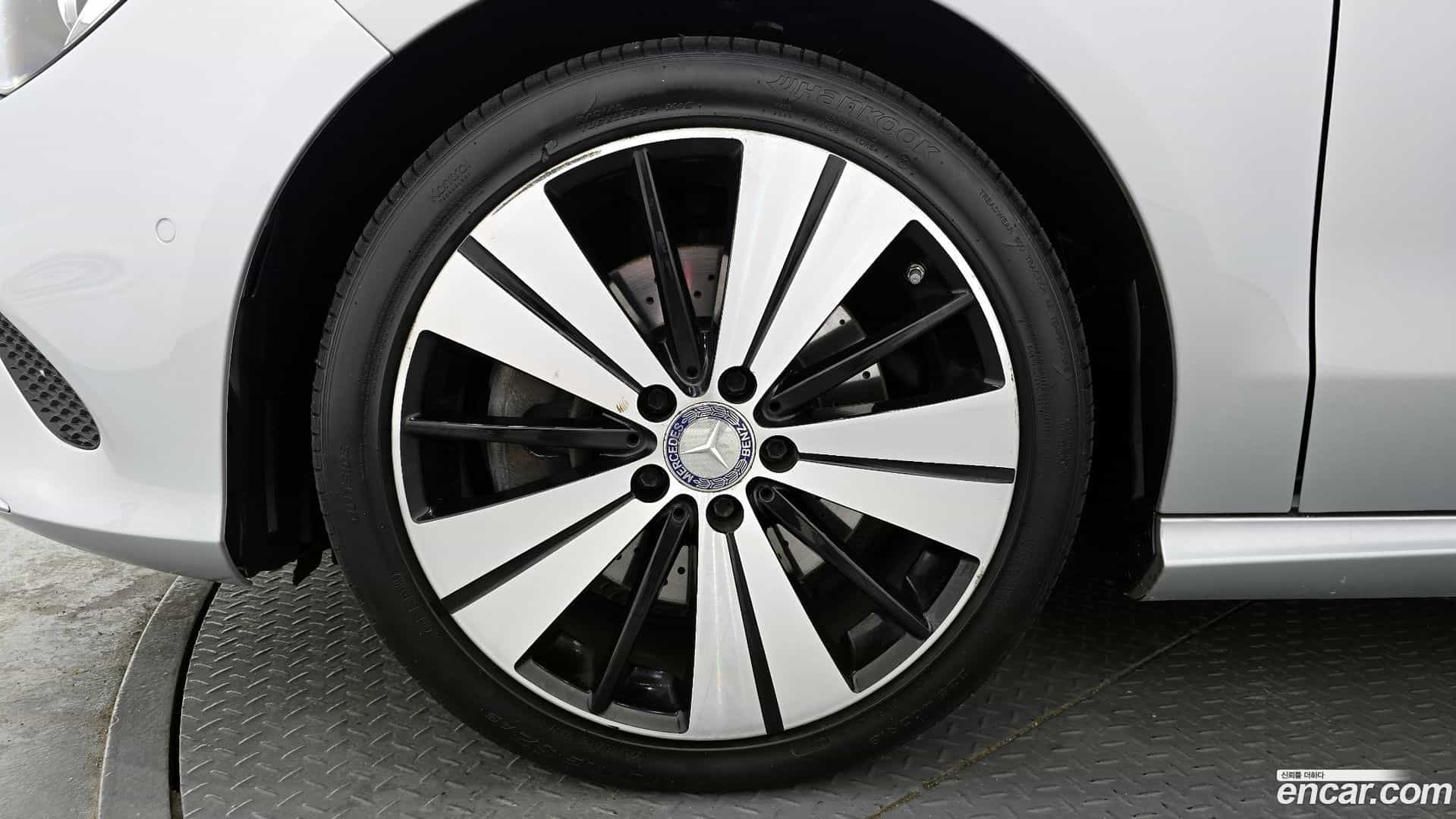 CLA-Class Mercedes-Benz 2017.5-OUTER-005