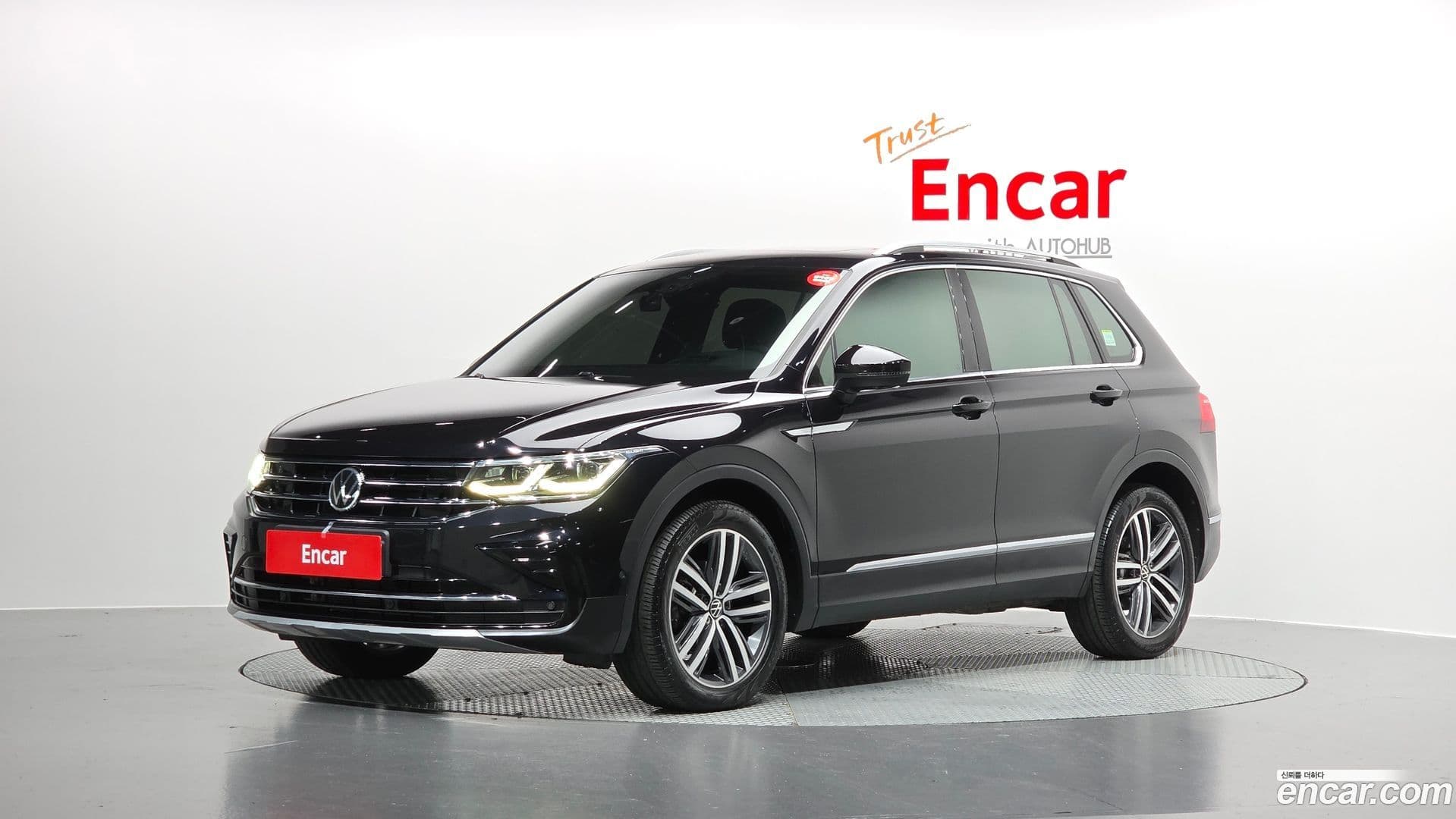 Main__Slider__Photo:Tiguan Volkswagen 2022.3-0