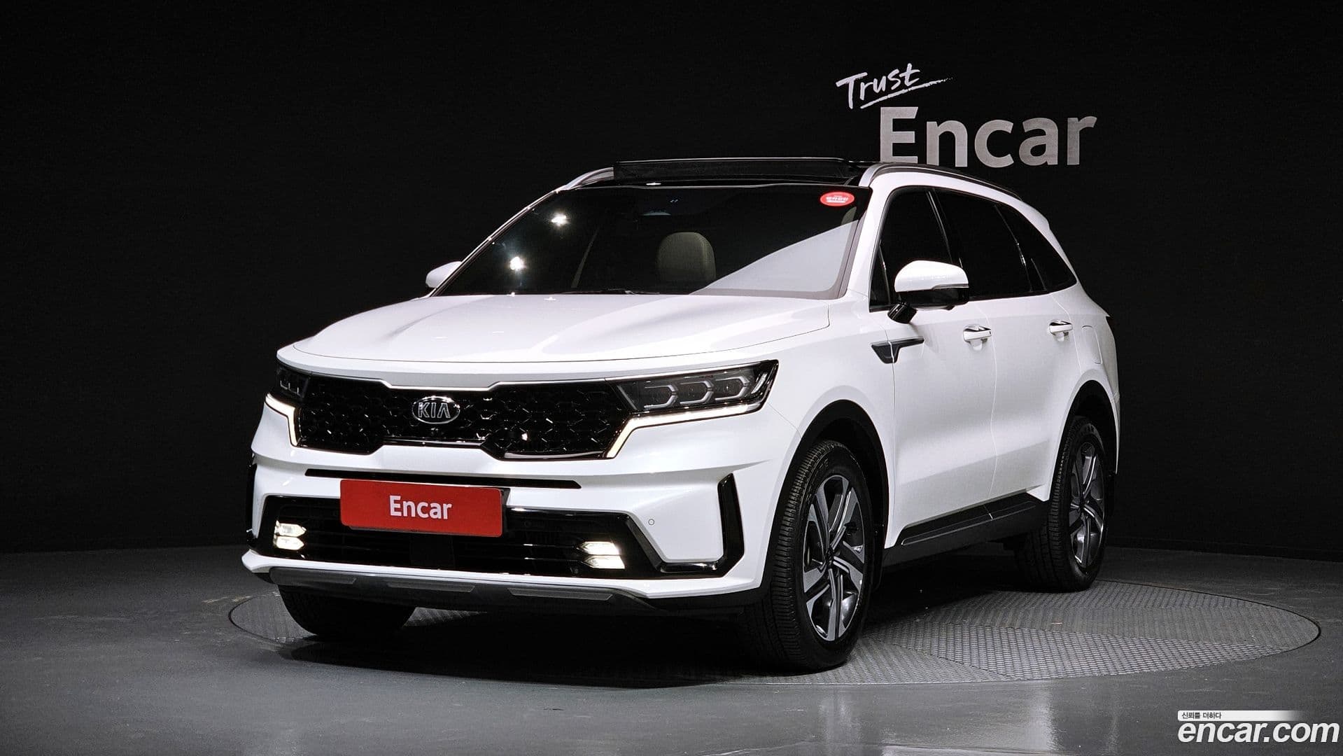 Main__Slider__Photo:Sorento Kia 2021.2-0