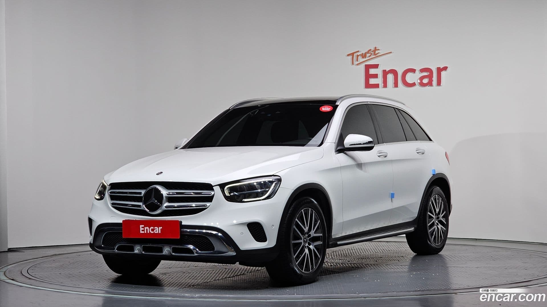 Main__Slider__Photo:GLC-Class Mercedes-Benz 2021.2-0
