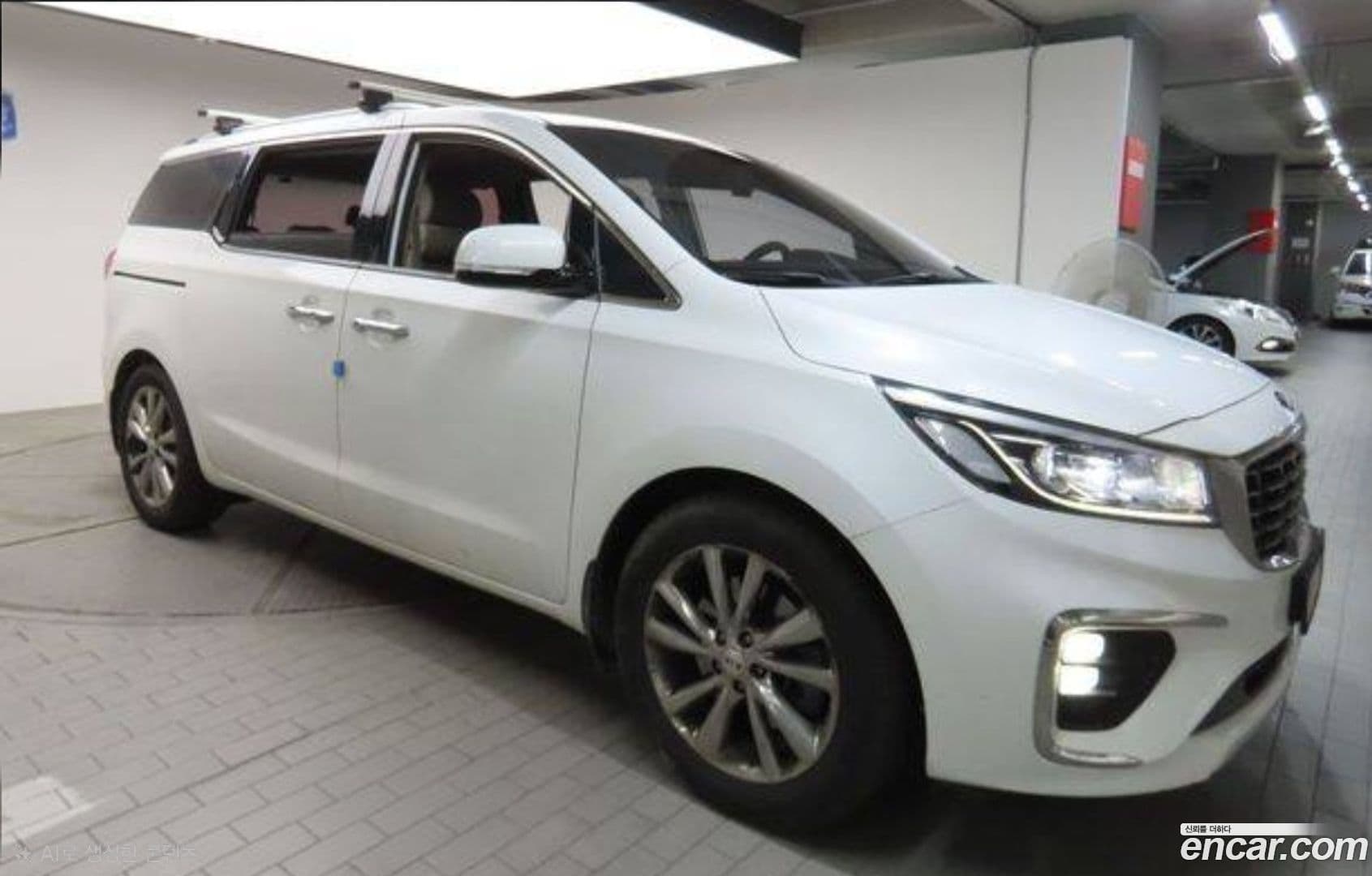 Main__Slider__Photo:Canival Kia 2019.0-0