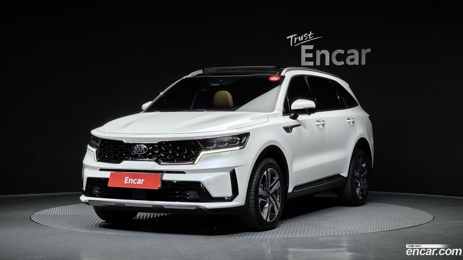 Main__Slider__Photo:Sorento Kia 2020.6-0