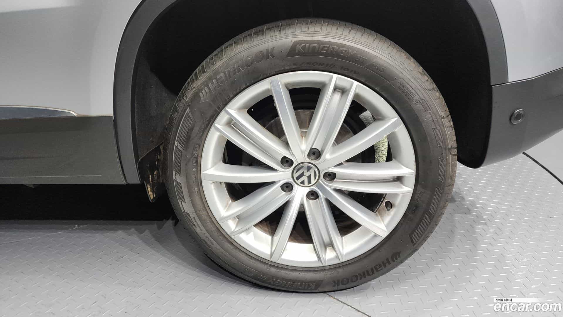 Tiguan Volkswagen 2013.5-OUTER-005