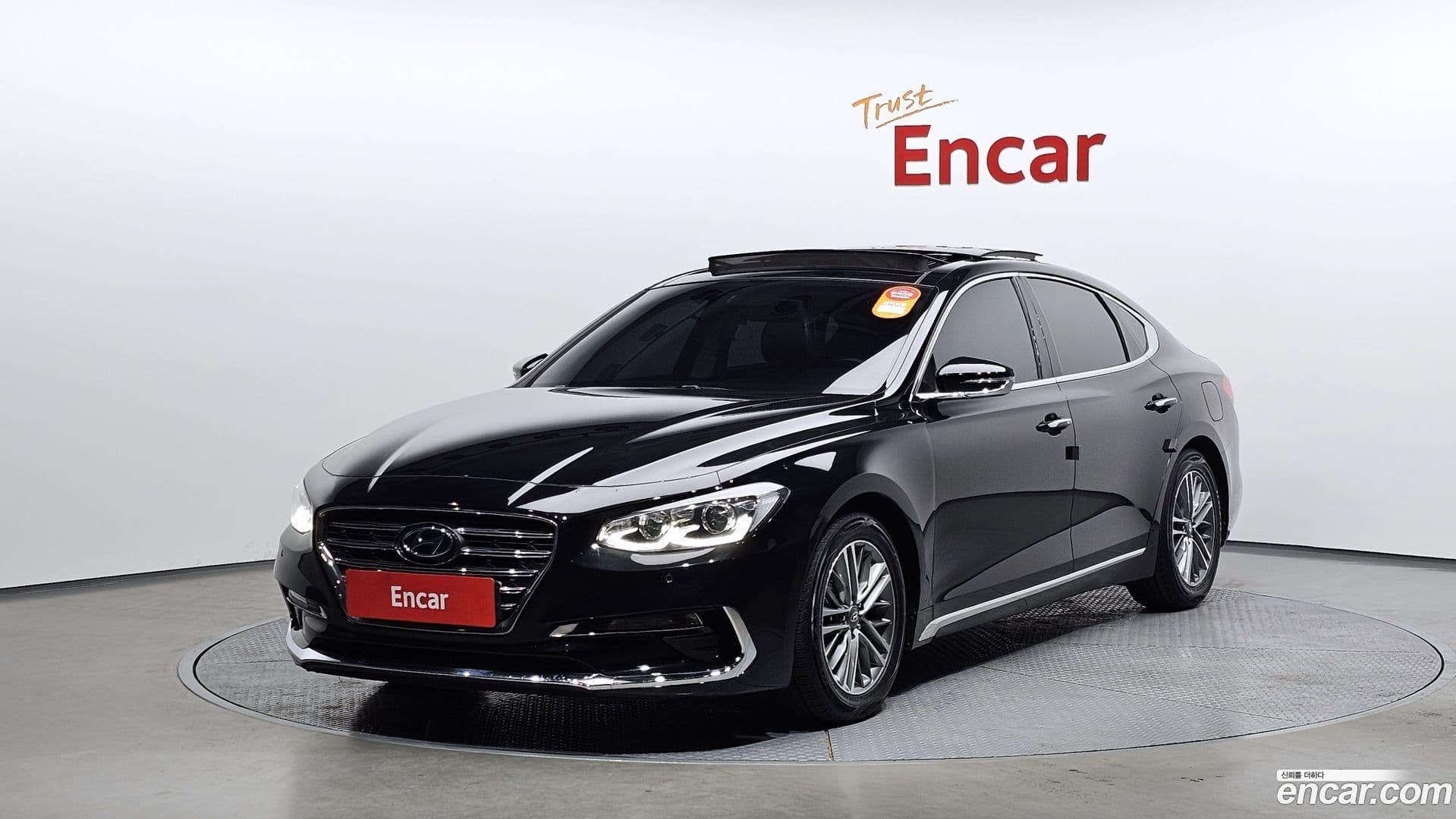 Main__Slider__Photo:Grandeur Hyundai 2018.1-0