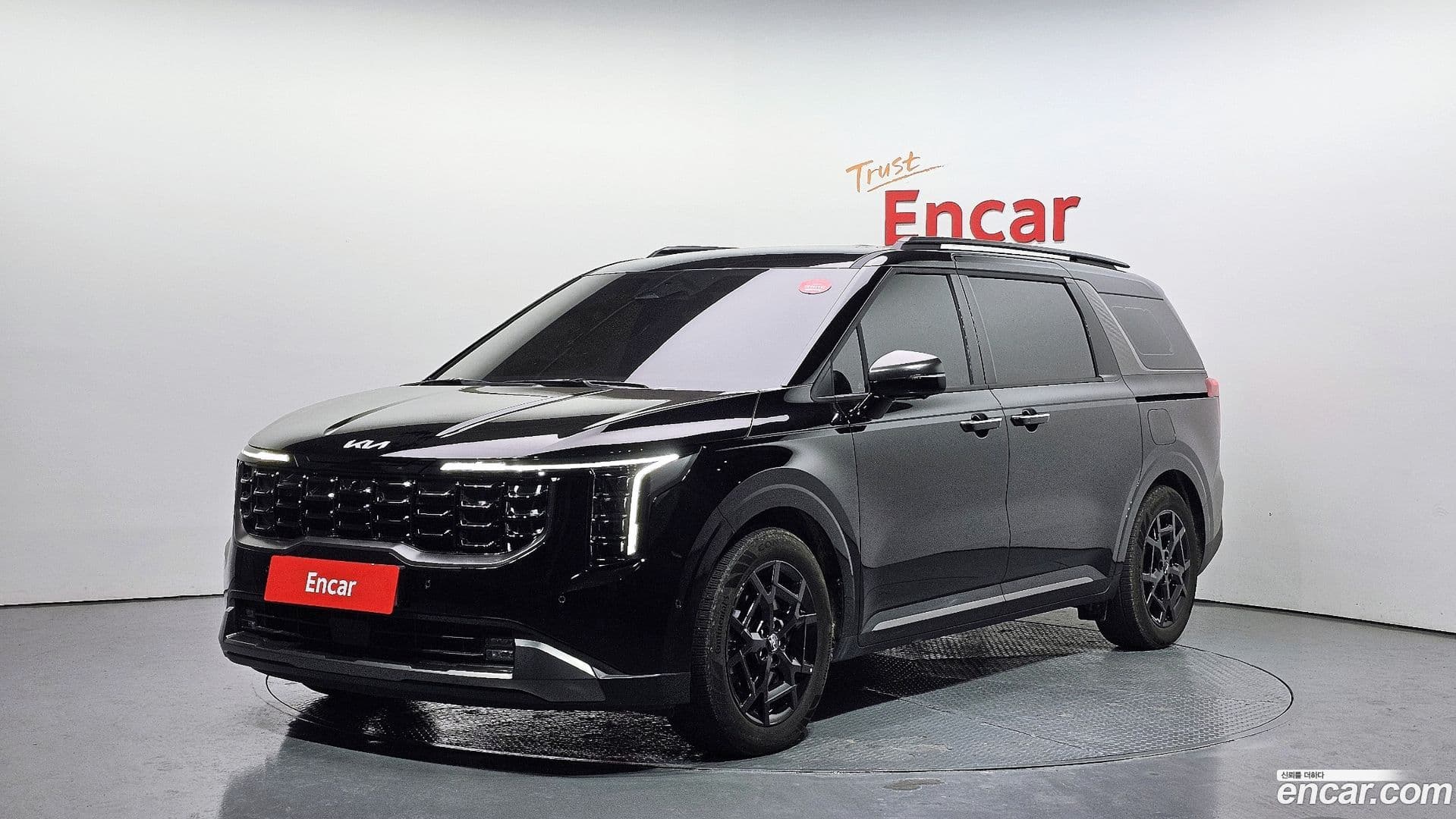 Main__Slider__Photo:Canival Kia 2025.3-0