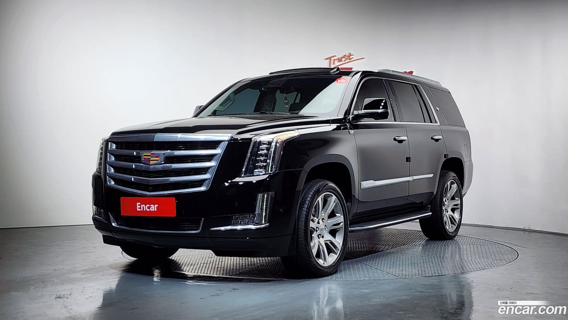 Main__Slider__Photo:Escalade Cadillac 2019.6-0
