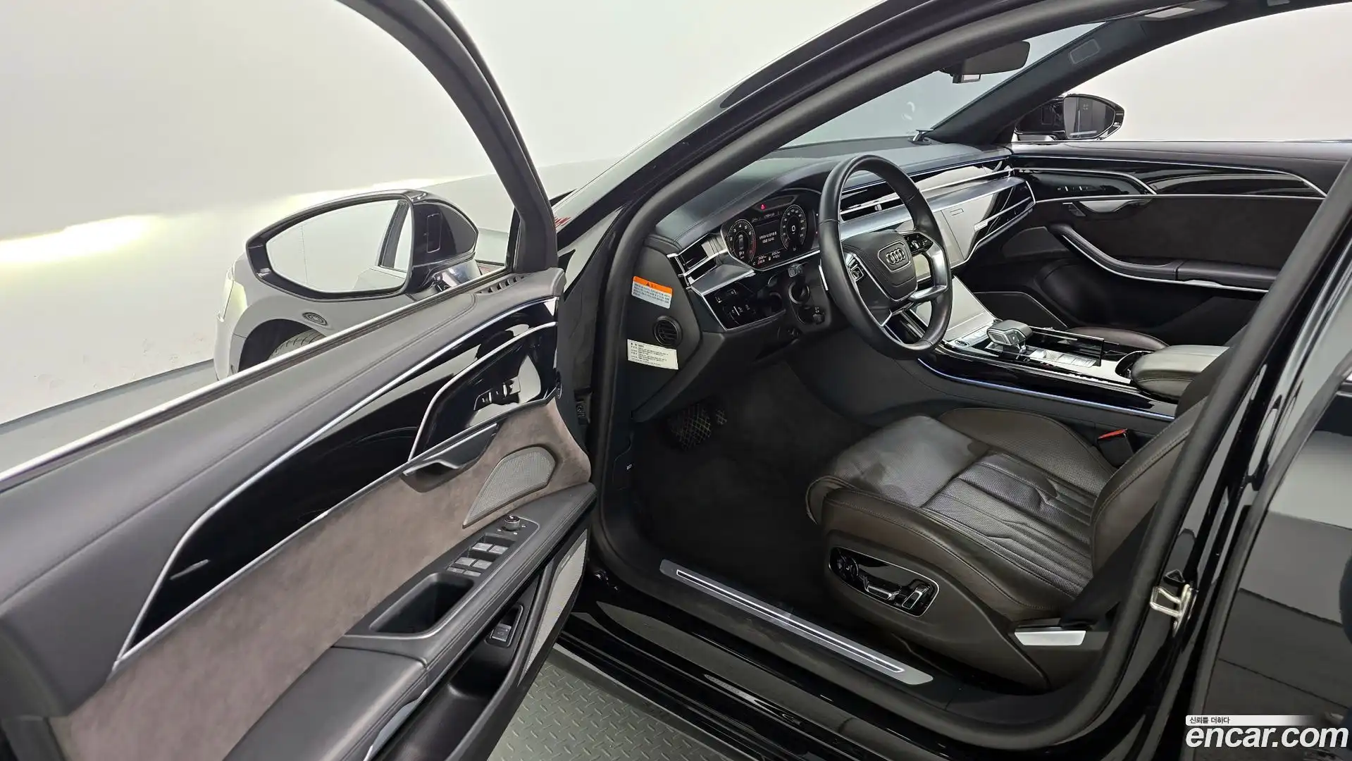 A8 Audi 2021.11-INNER-010