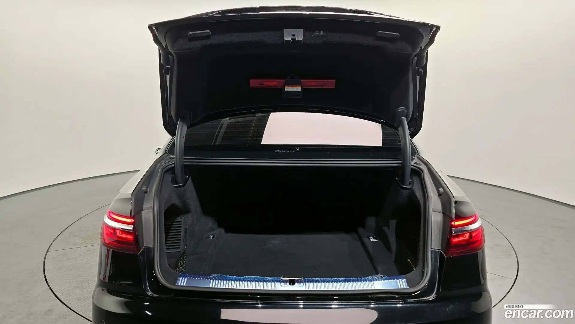 A8 Audi 2021.11-OPTION-024