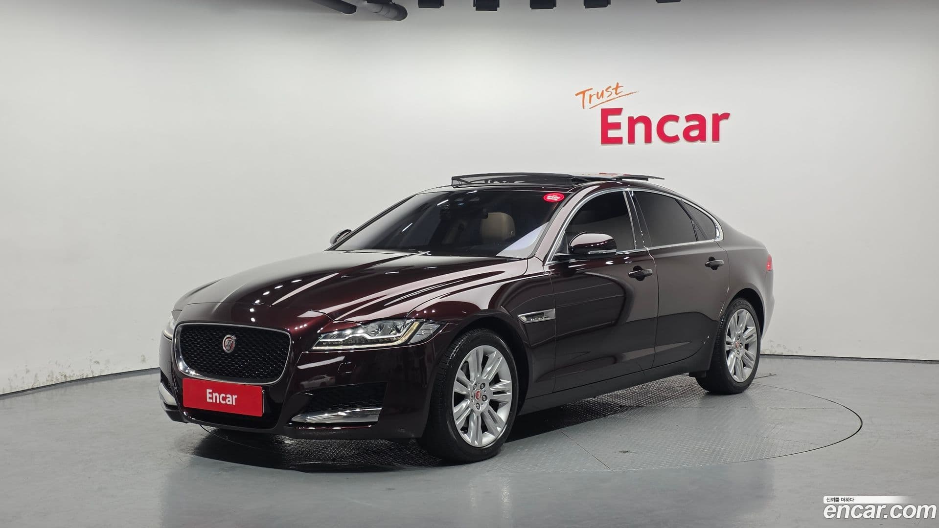 Main__Slider__Photo:XF Jaguar 2016.7-0