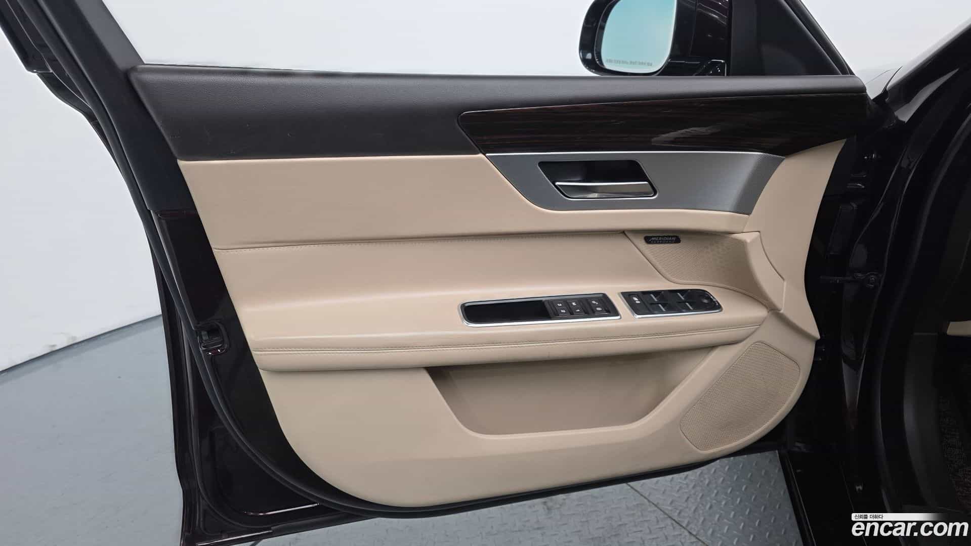 XF Jaguar 2016.7-OPTION-021