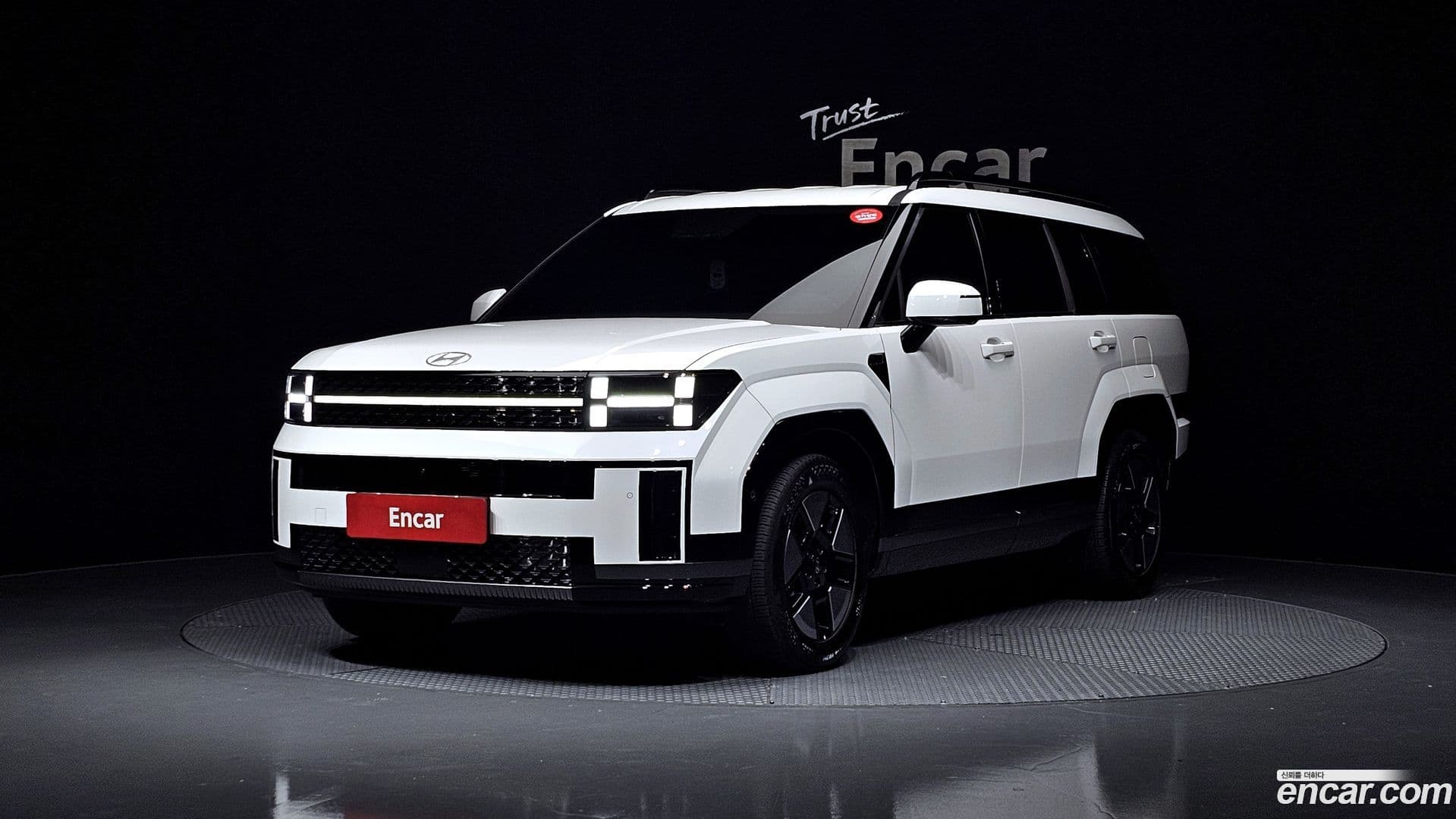 Main__Slider__Photo:Santafe Hyundai 2023.9-0