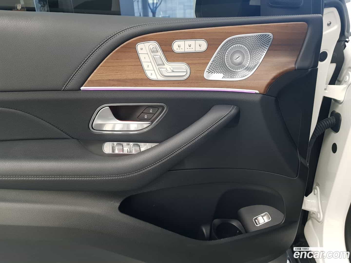 GLE-Class Mercedes-Benz 2021.3-INNER-009