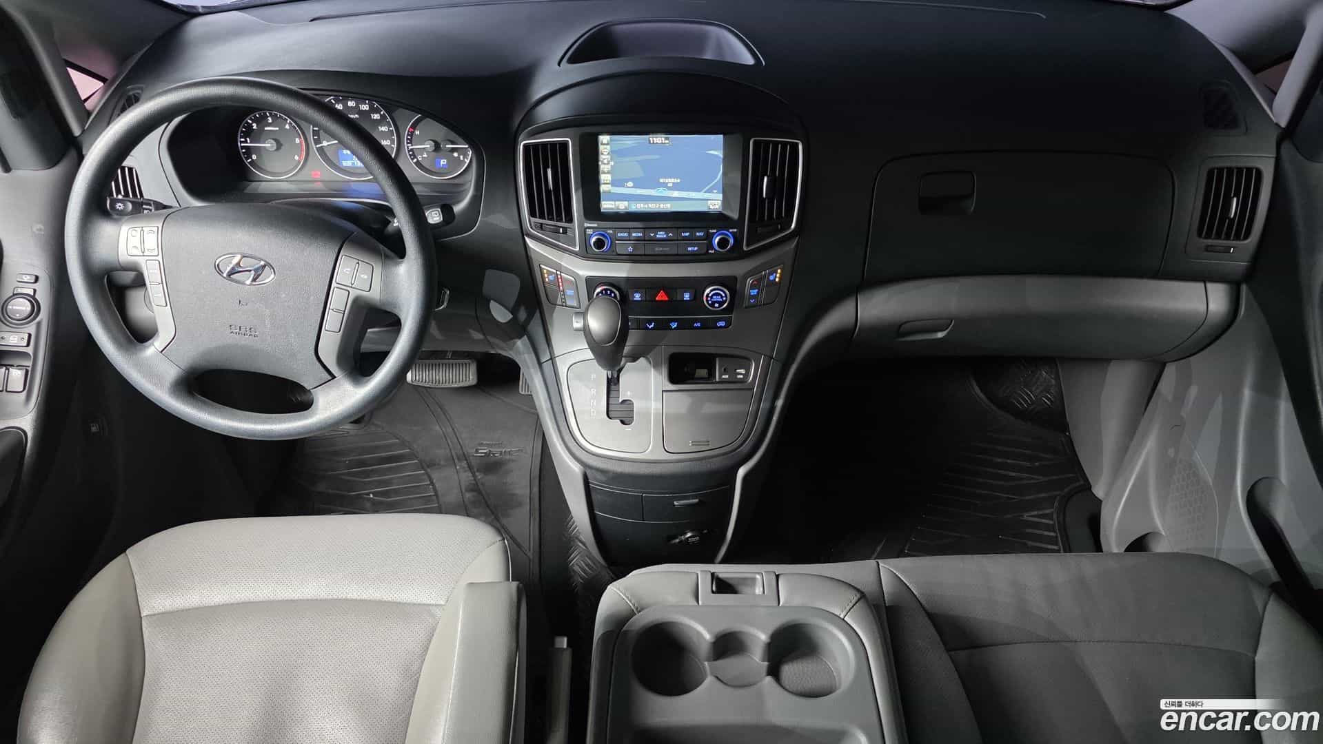 Starex Hyundai 2019.2-INNER-007