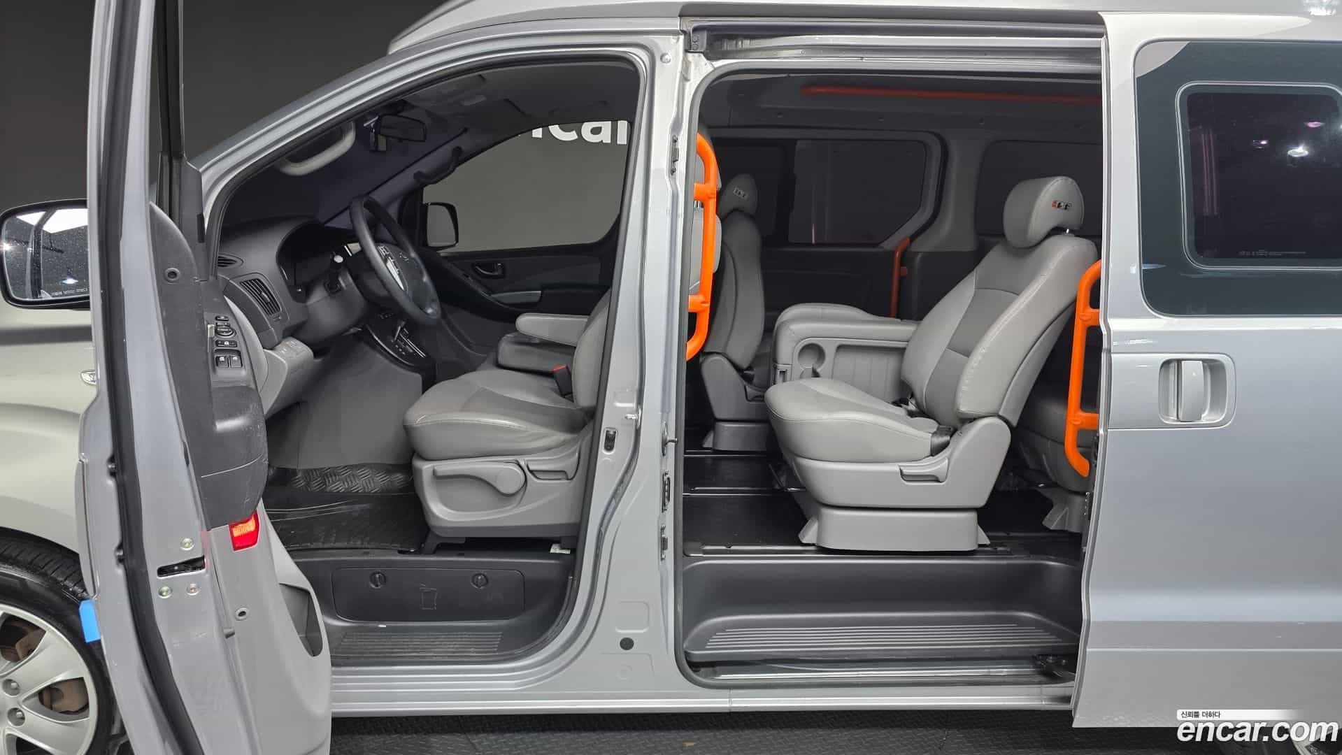 Starex Hyundai 2019.2-OPTION-021