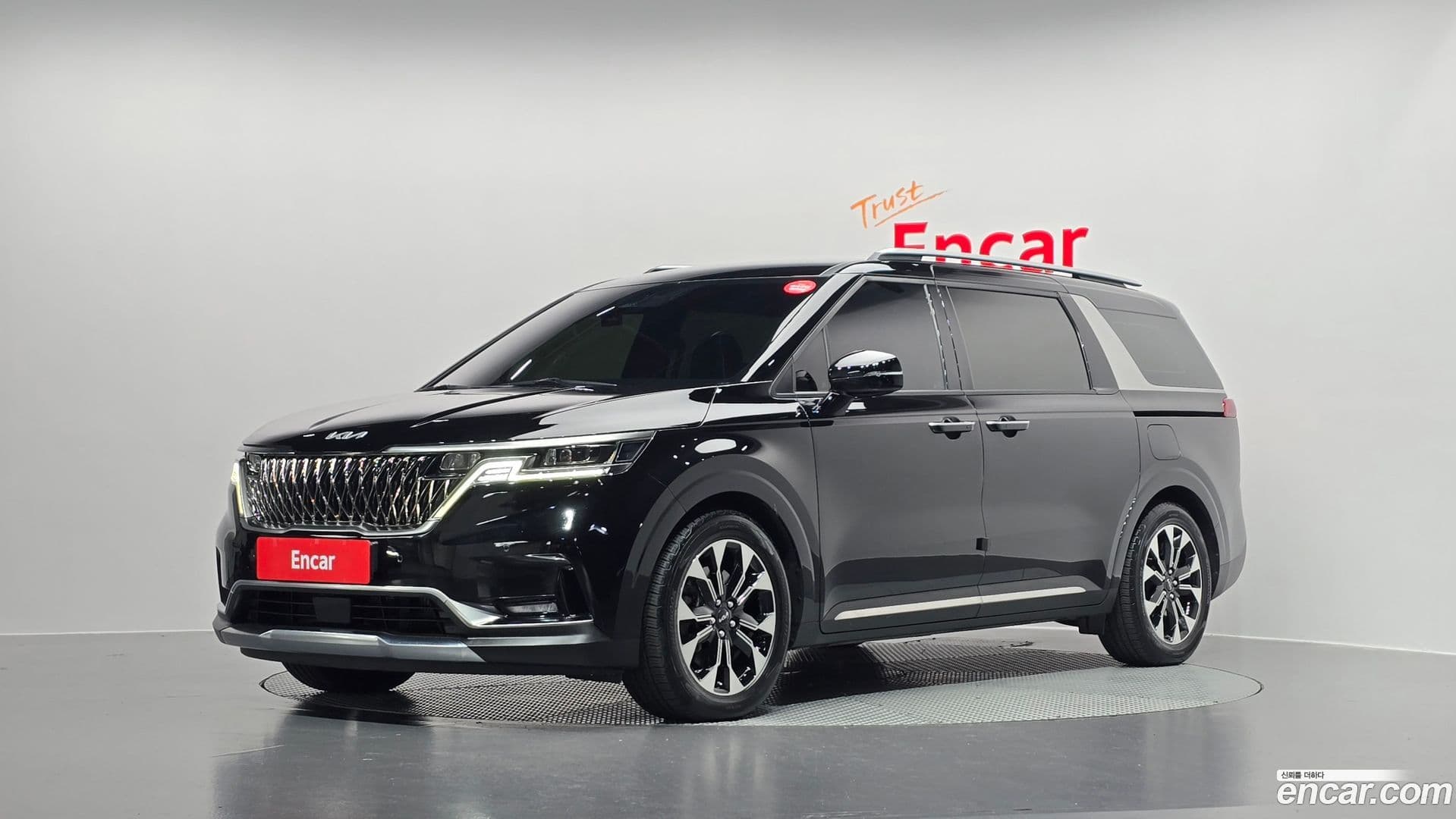 Main__Slider__Photo:Canival Kia 2023.0-0