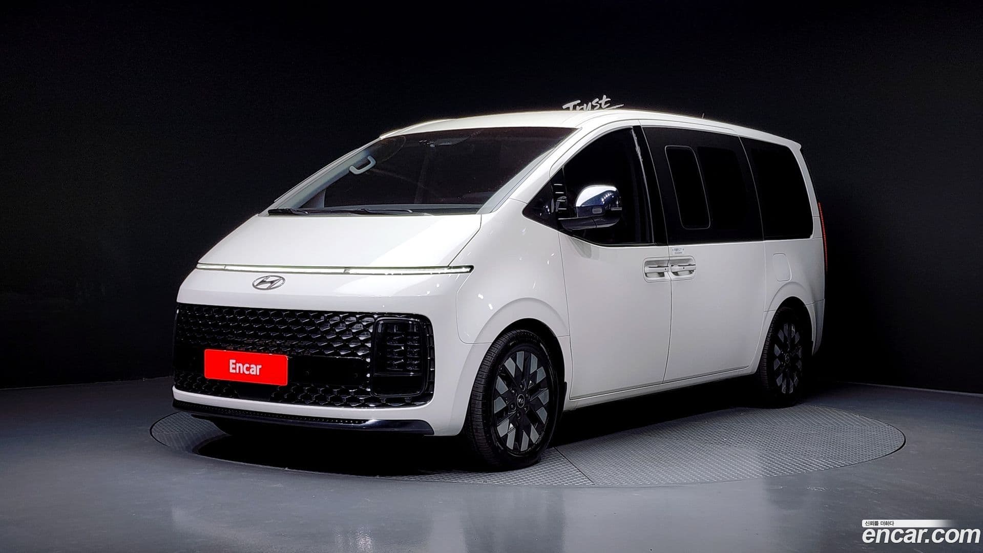 Main__Slider__Photo:Staria Hyundai 2021.10-0