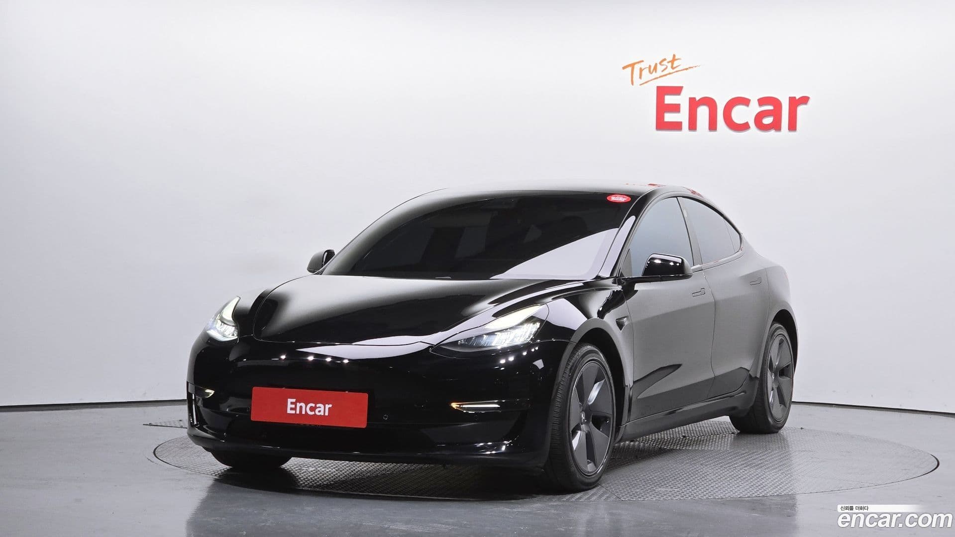 Main__Slider__Photo:Model 3 Tesla 2020.1-0