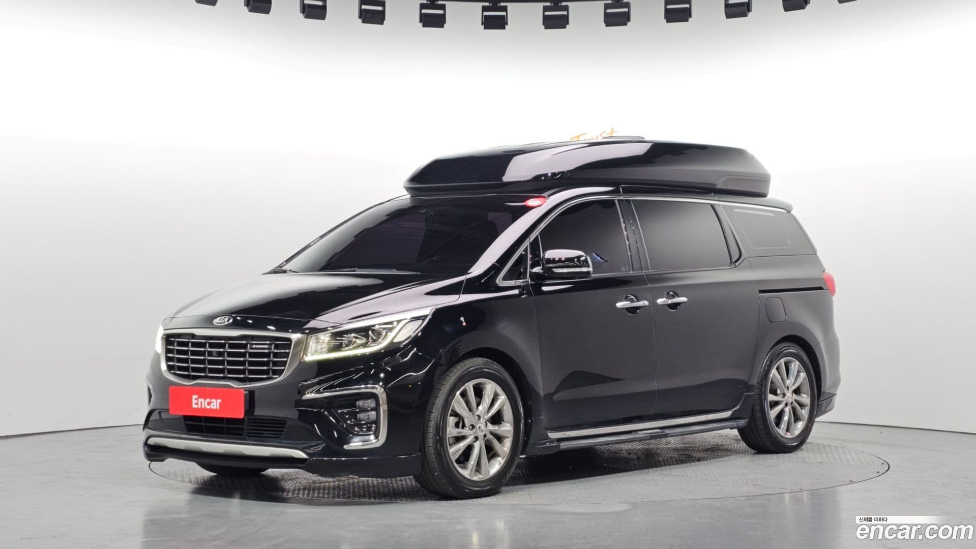 Main__Slider__Photo:Canival Kia 2018.10-0