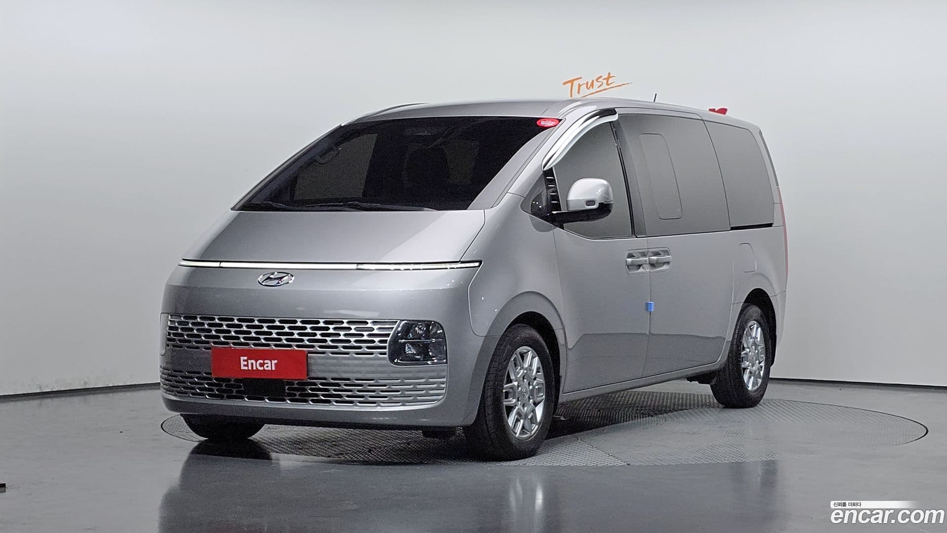 Main__Slider__Photo:Staria Hyundai 2021.10-0
