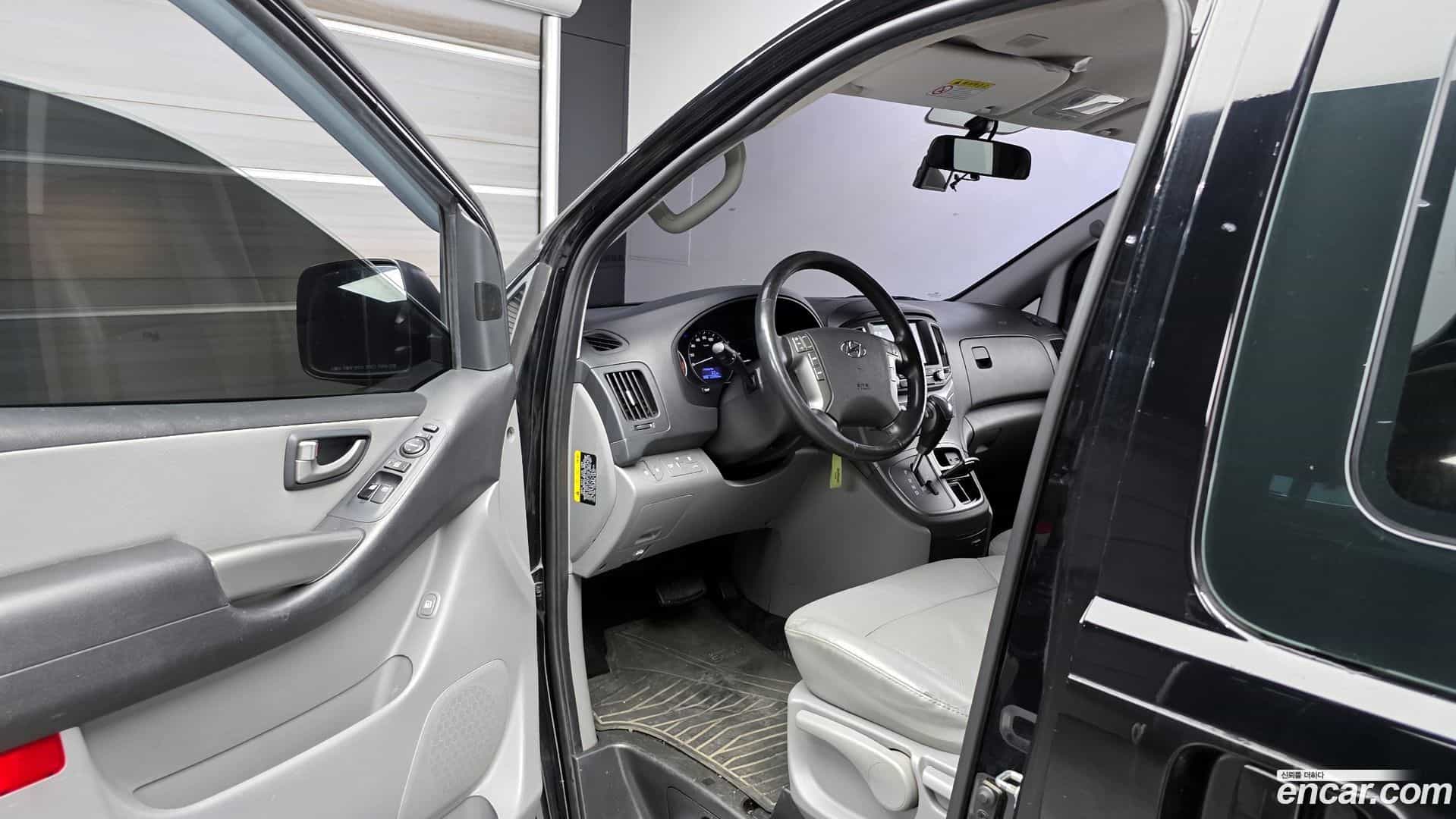 Starex Hyundai 2018.11-INNER-010