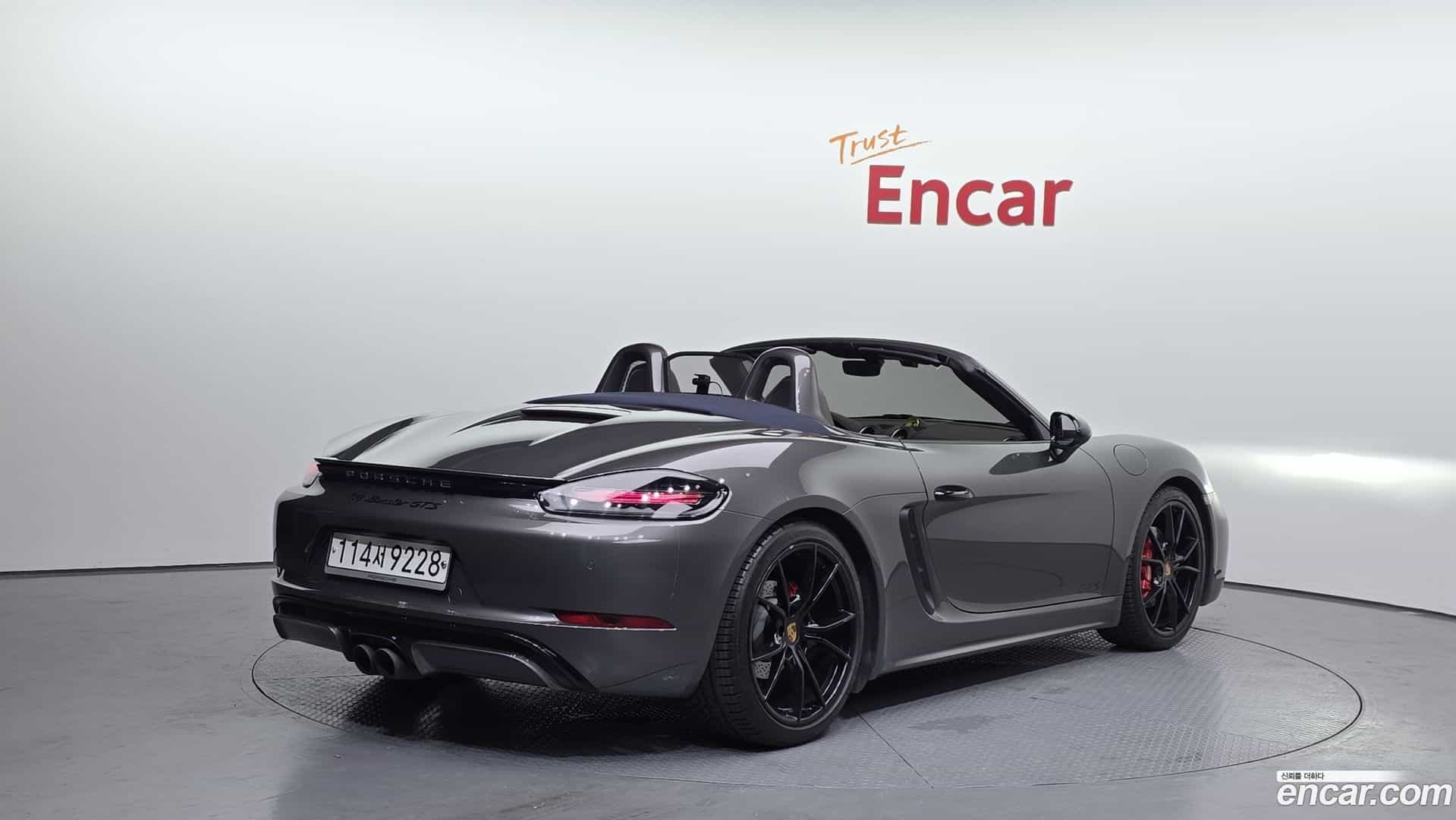 718 Porsche 2018.10-OUTER-002