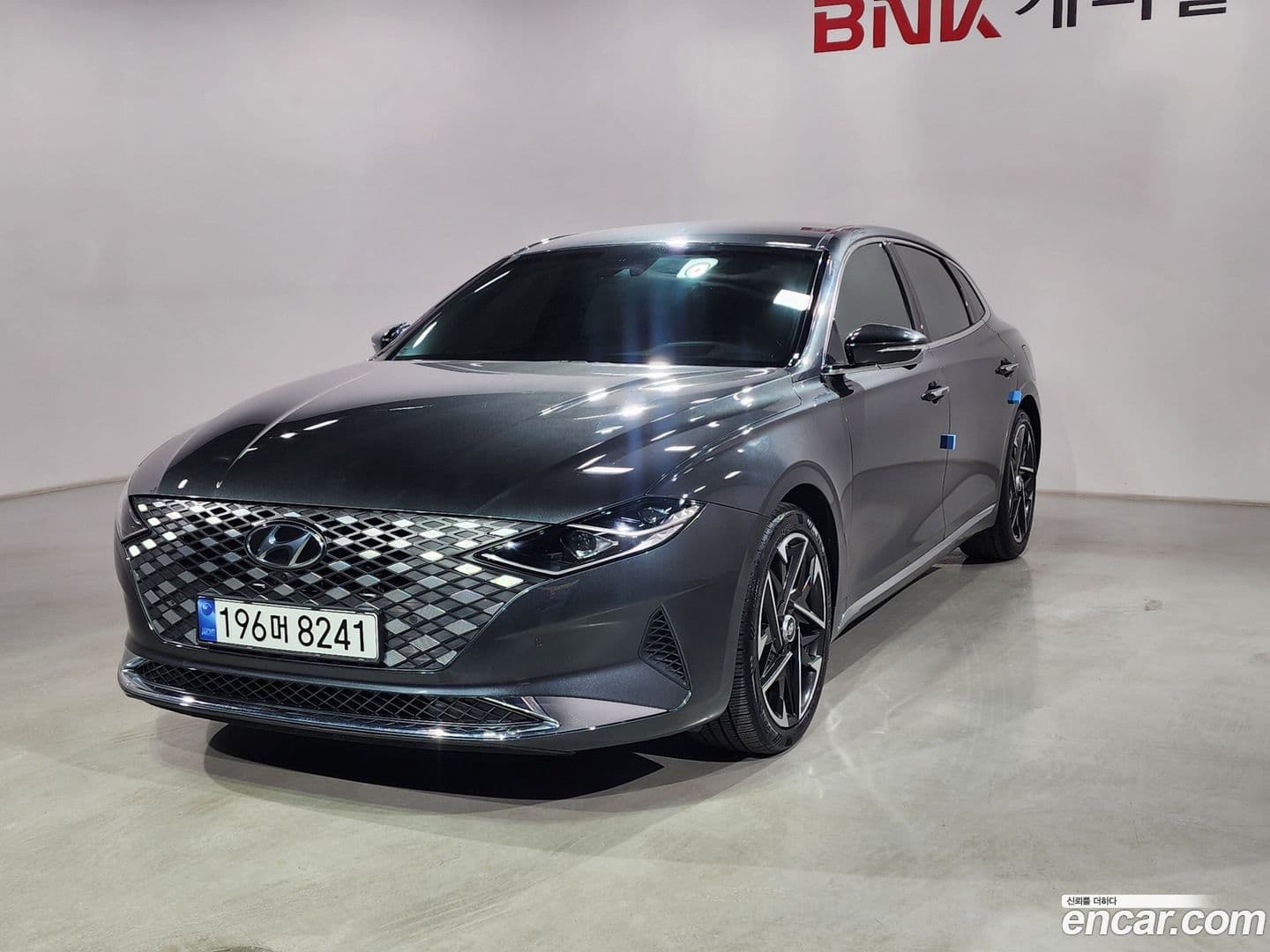 Main__Slider__Photo:Grandeur Hyundai 2021.5-0