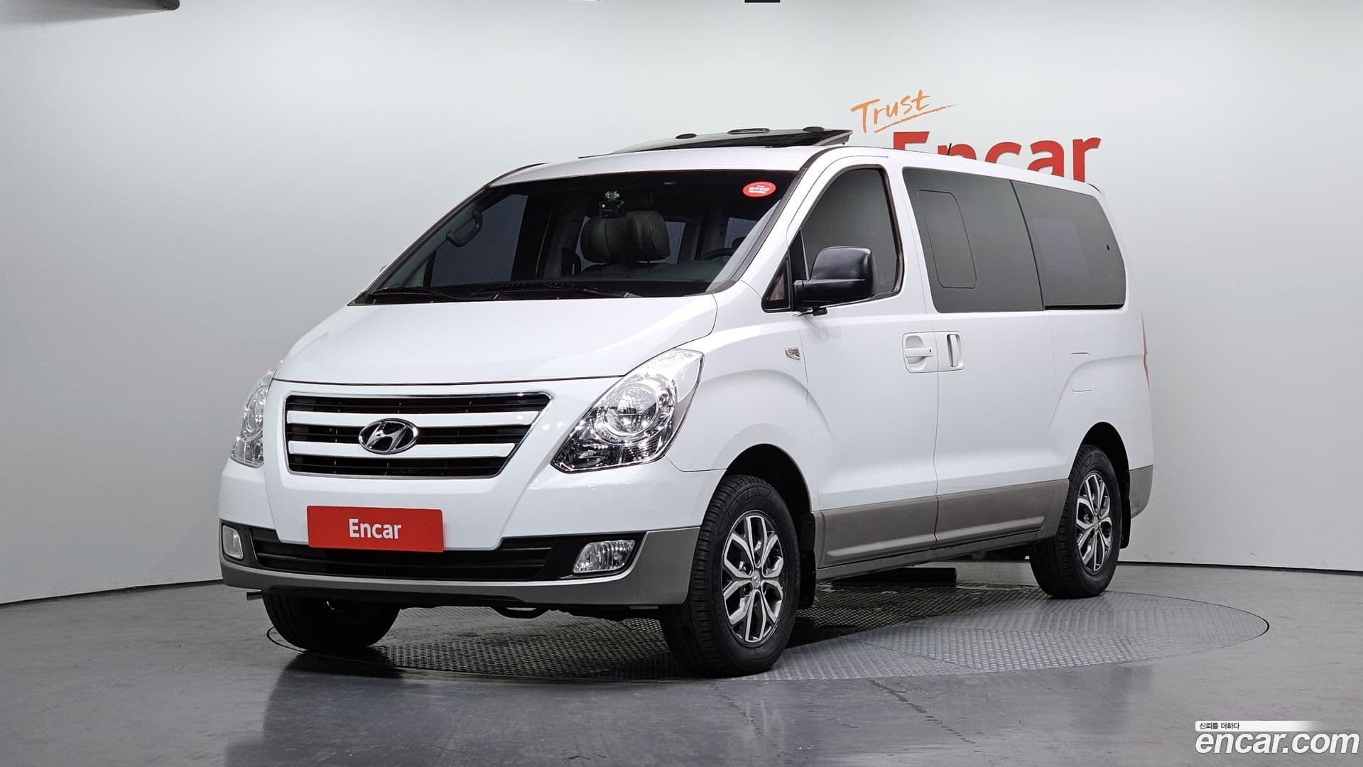 Main__Slider__Photo:Starex Hyundai 2016.0-0