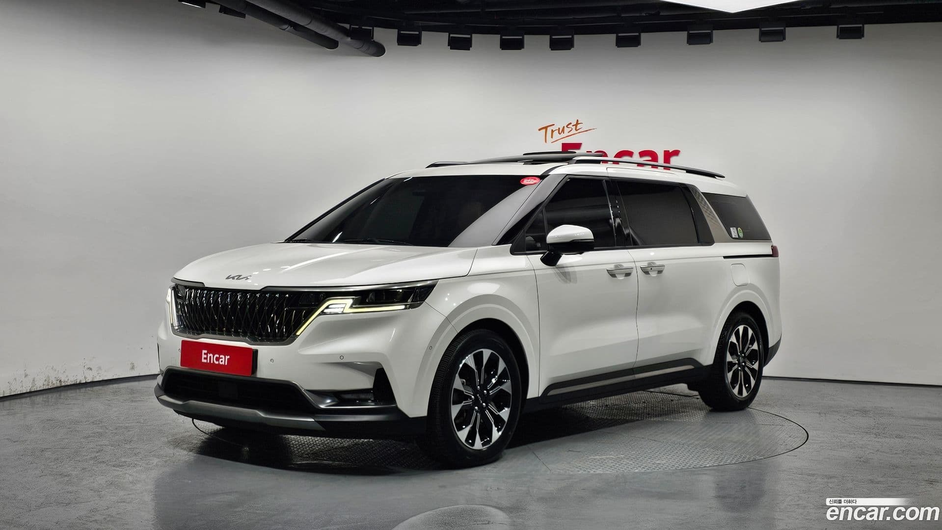 Main__Slider__Photo:Canival Kia 2022.4-0