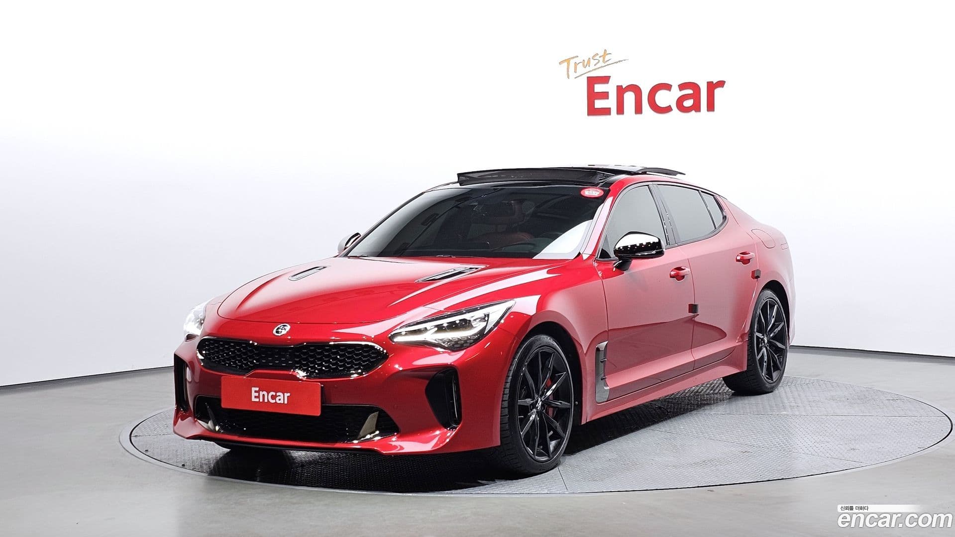 Main__Slider__Photo:Stinger Kia 2020.1-0
