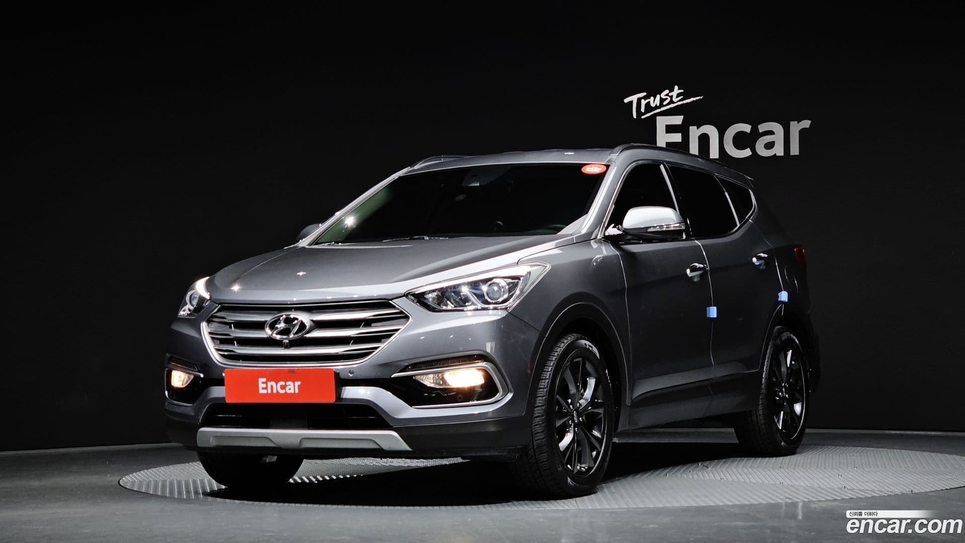 Main__Slider__Photo:Santafe Hyundai 2015.10-0