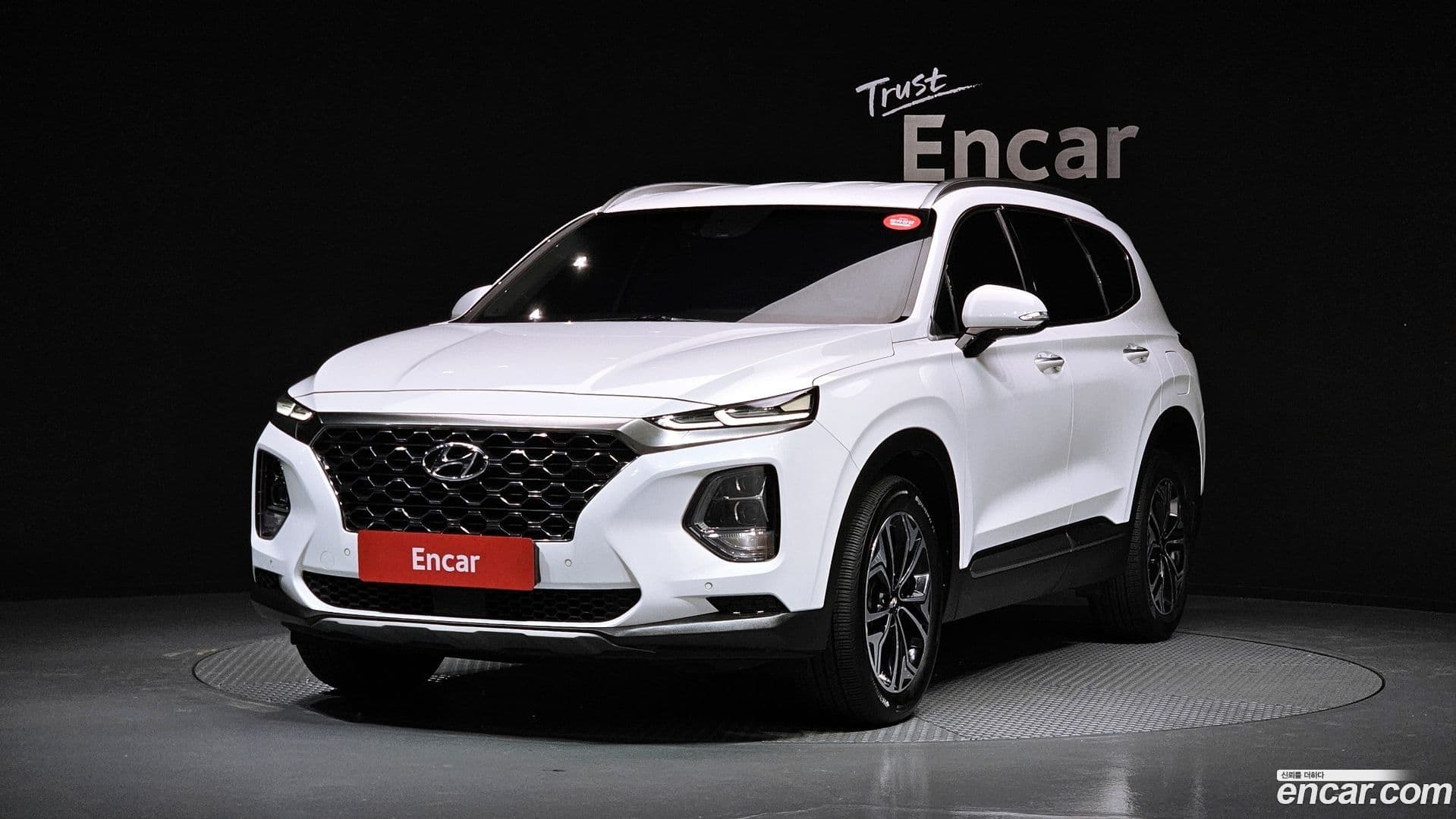 Main__Slider__Photo:Santafe Hyundai 2018.2-0