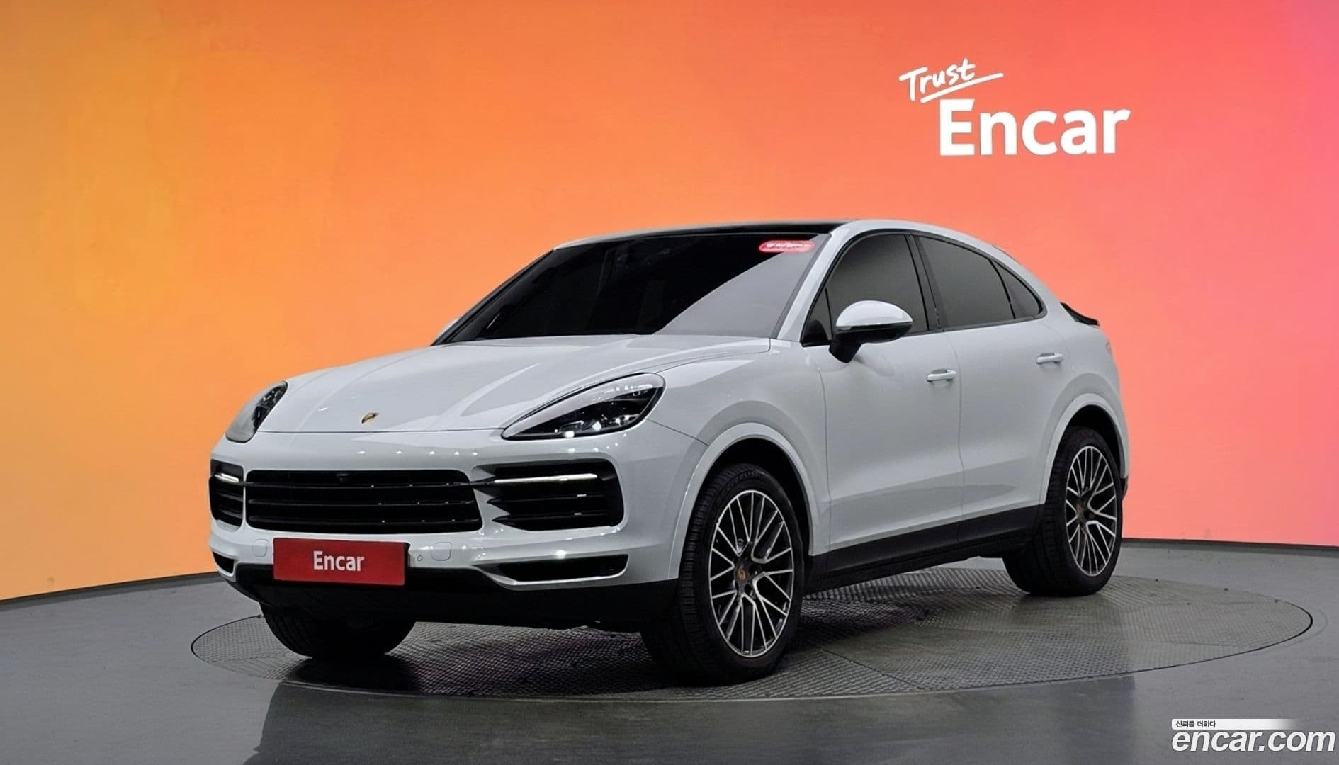 Main__Slider__Photo:Cayenne Porsche 2020.11-0