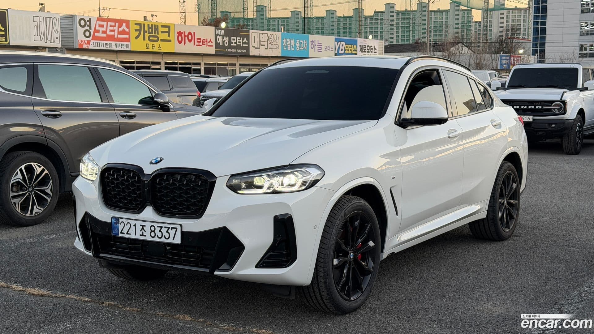 Main__Slider__Photo:X4 BMW 2025.2-0