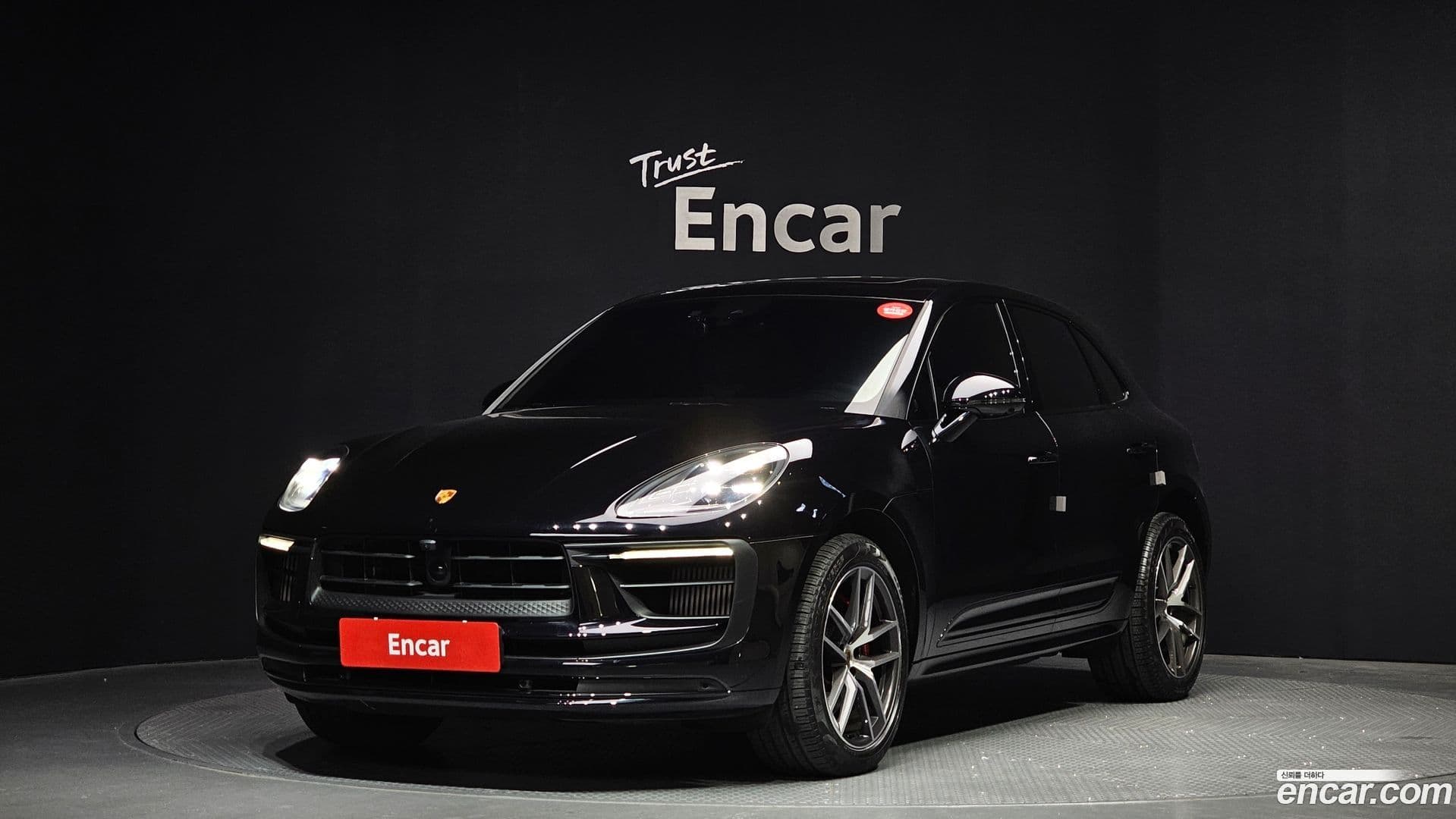 Main__Slider__Photo:Macan Porsche 2022.2-0